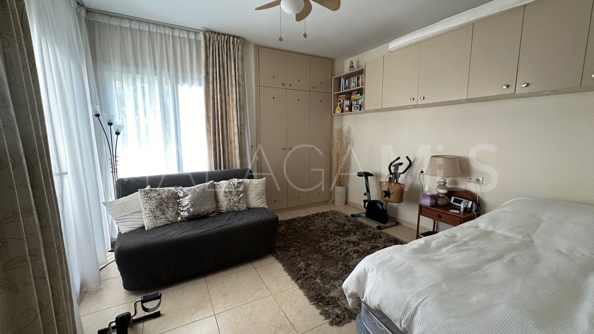 For sale apartment with 2 bedrooms in Alcazaba Beach