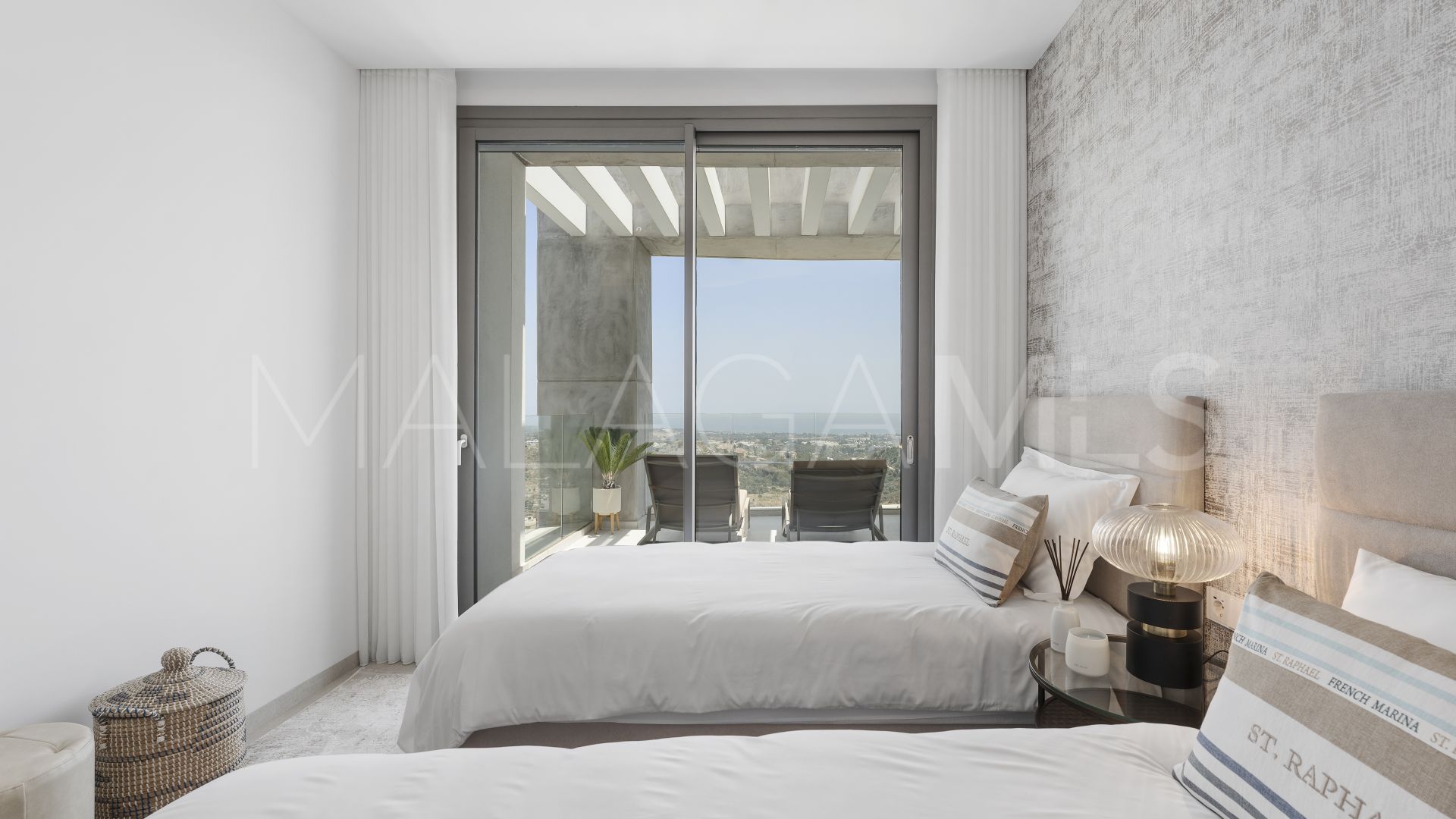 Ático de 4 bedrooms for sale in Benahavis