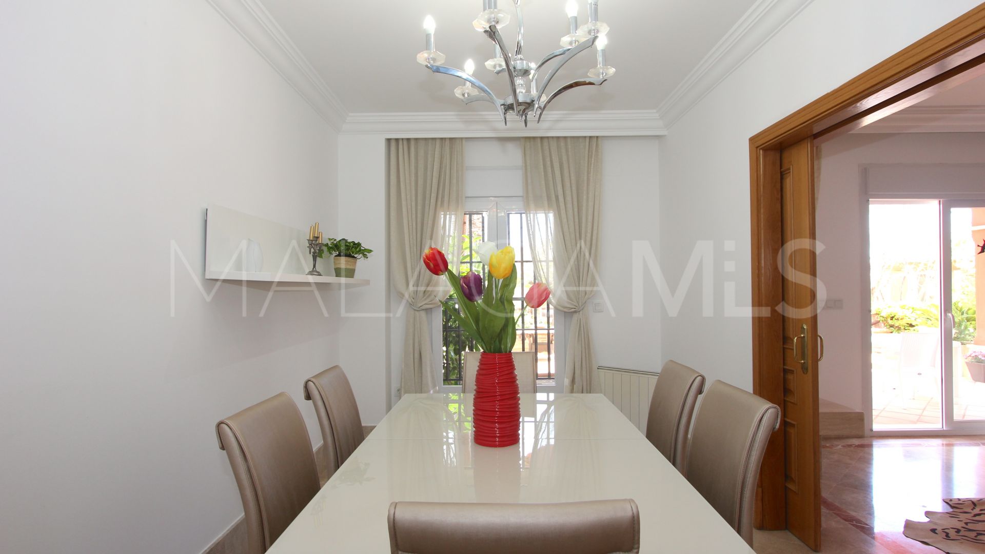 Villa for sale in Santa Clara
