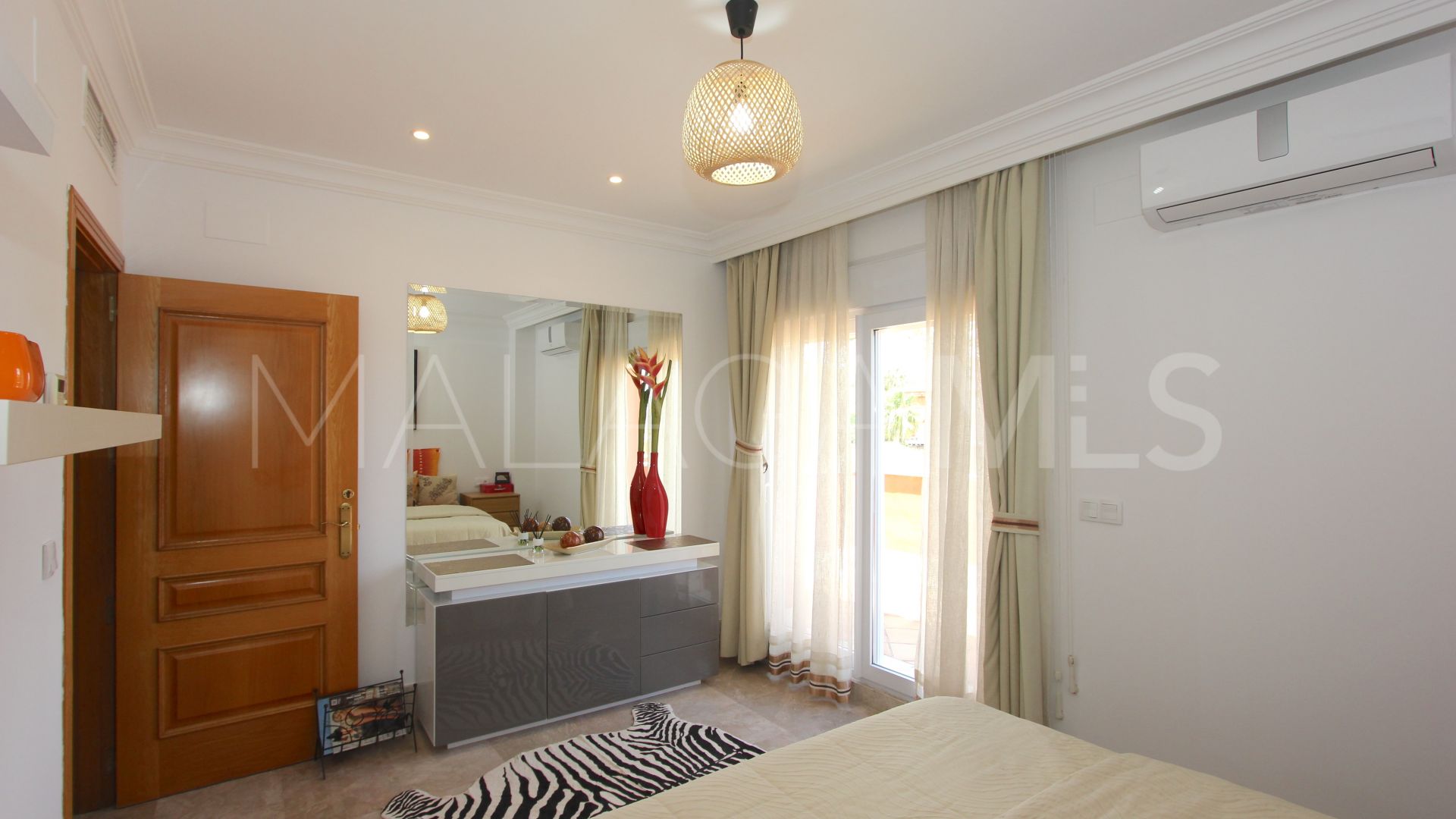 Villa for sale in Santa Clara