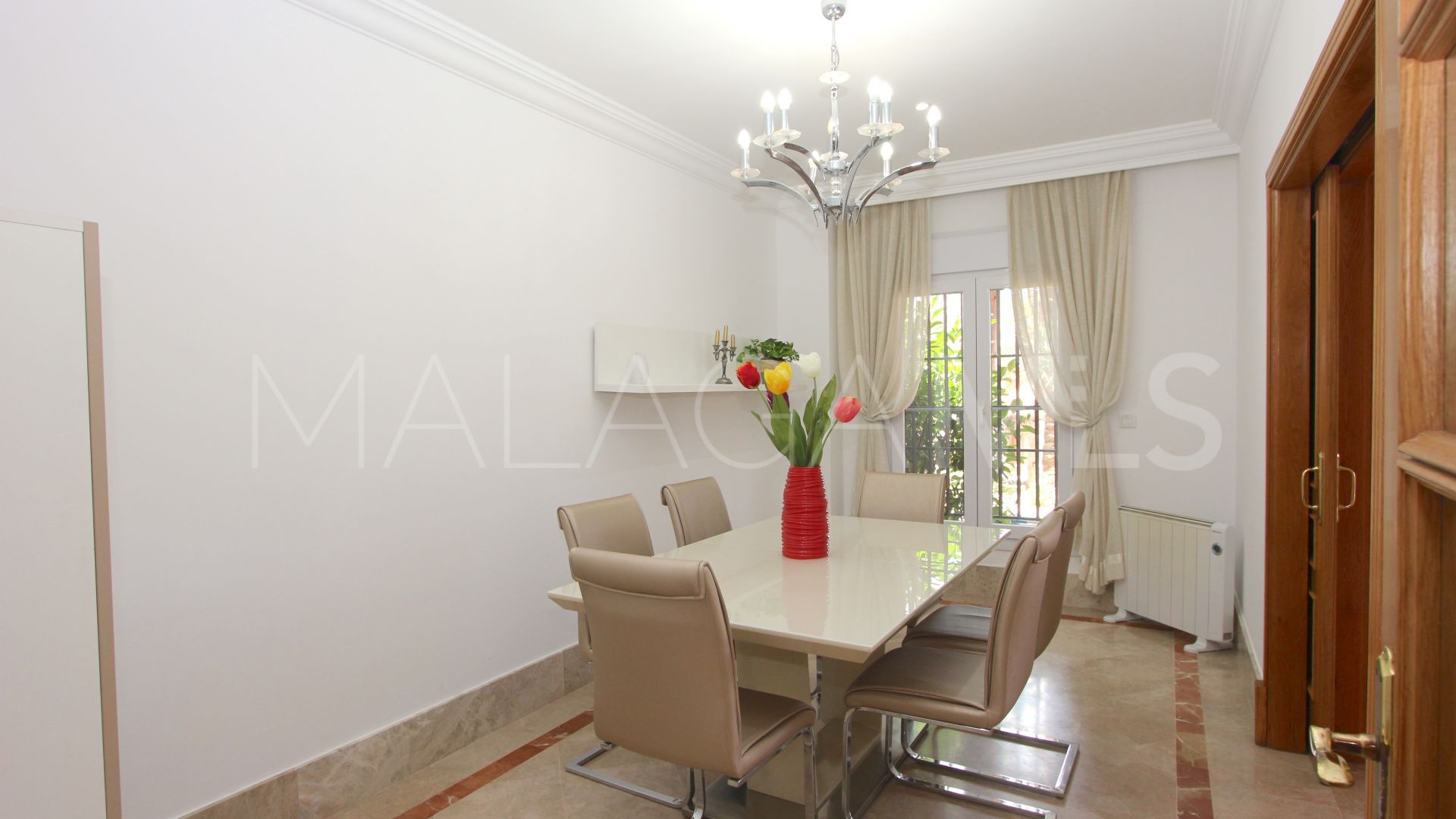 Villa for sale in Santa Clara