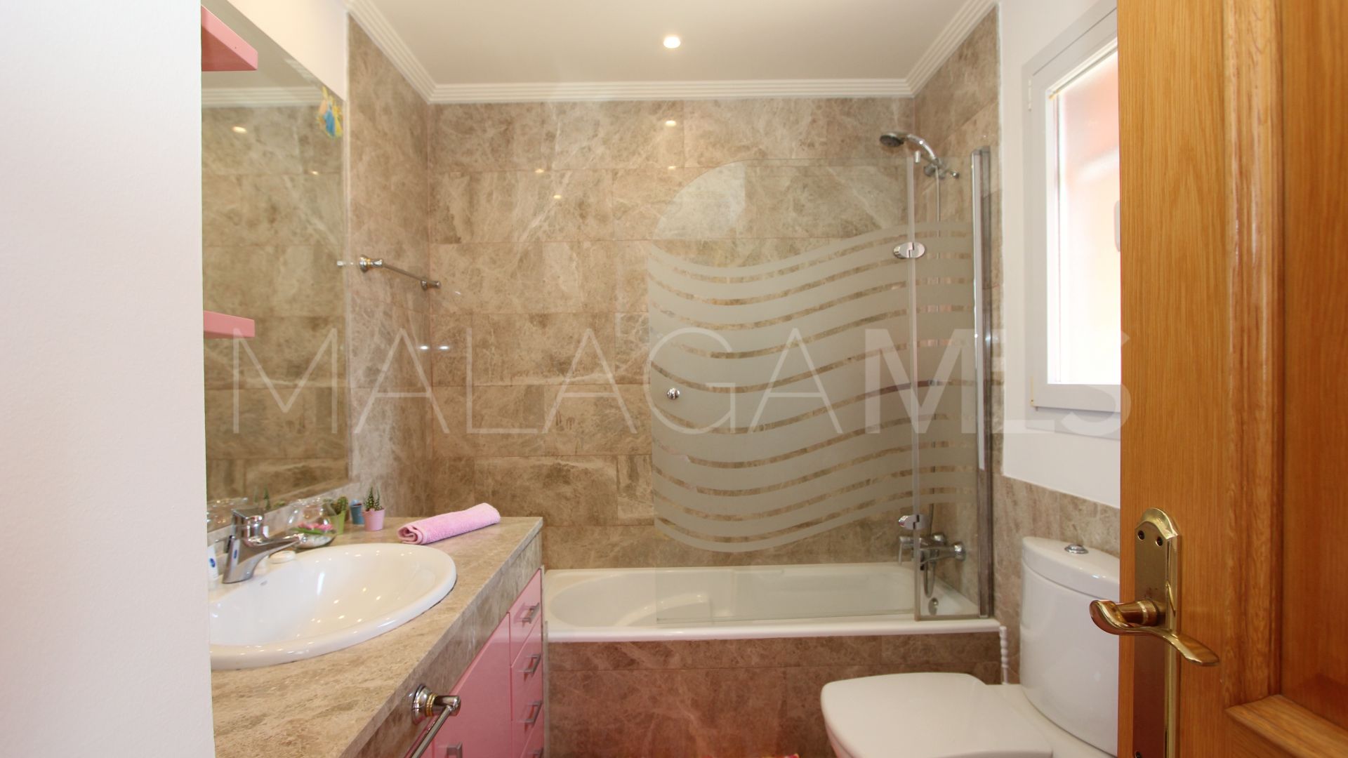 Villa for sale in Santa Clara
