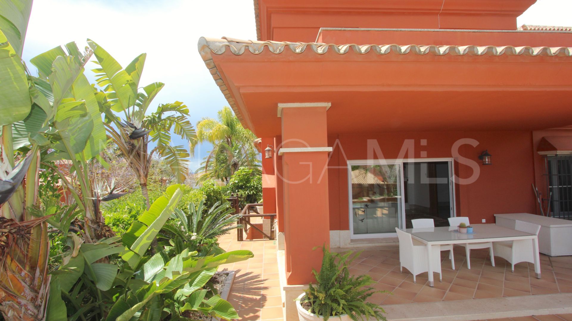 Villa for sale in Santa Clara