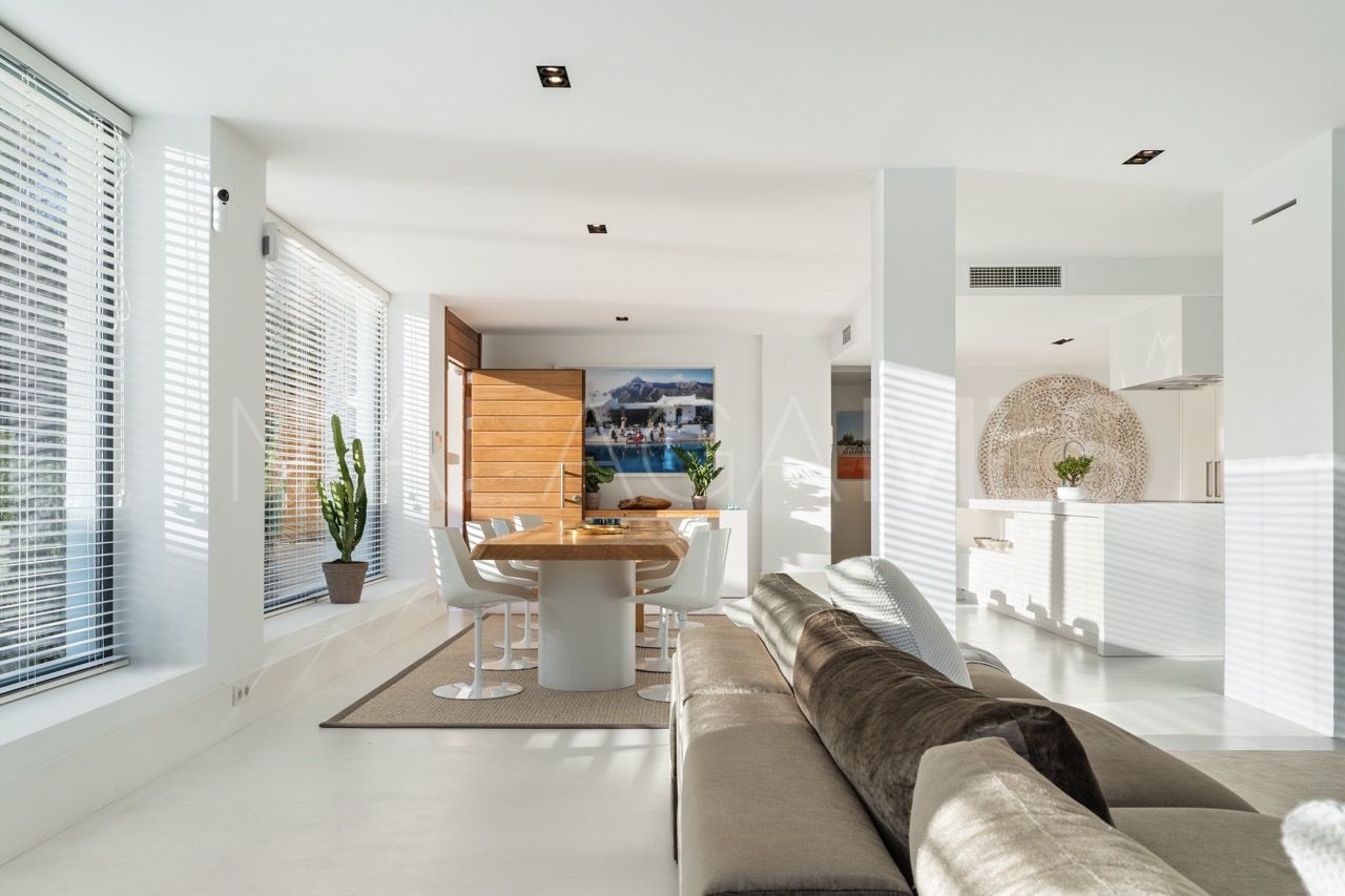 Villa for sale in Las Brisas