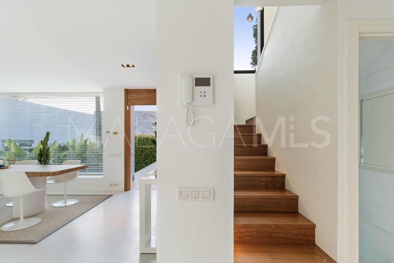 Villa for sale in Las Brisas