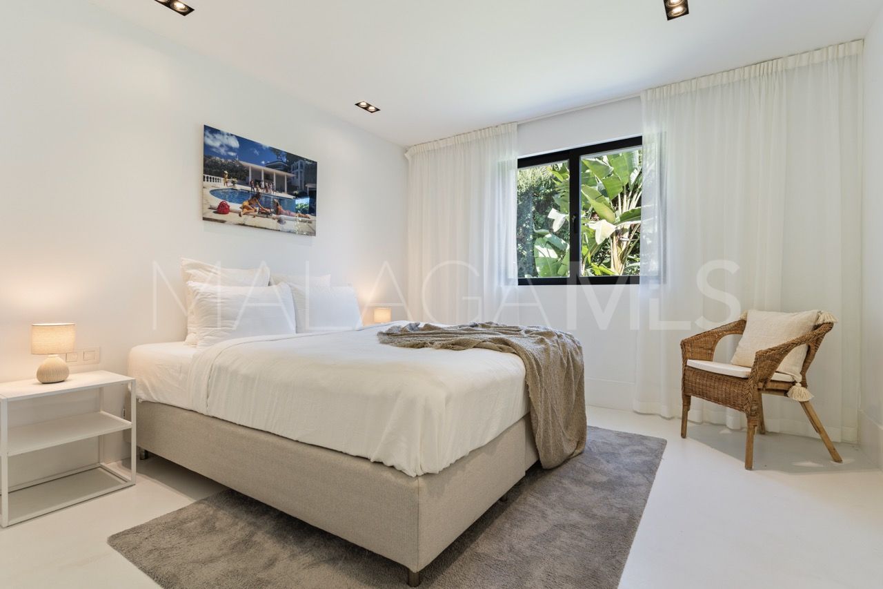 Villa for sale in Las Brisas