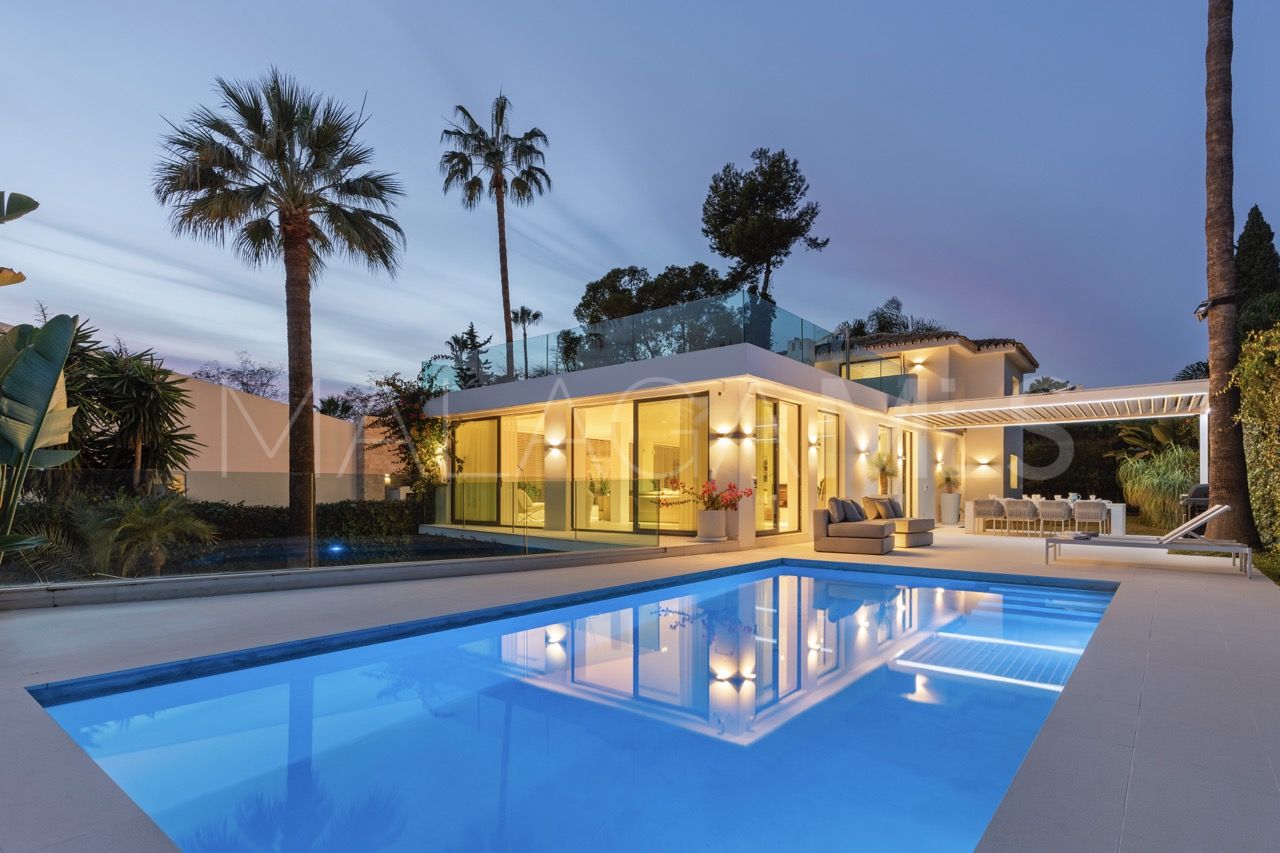 Villa for sale in Las Brisas