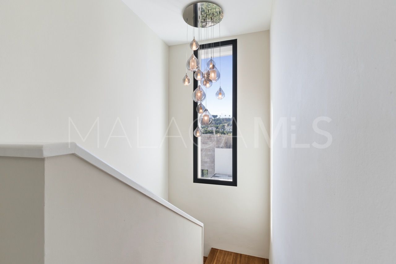 Villa for sale in Las Brisas