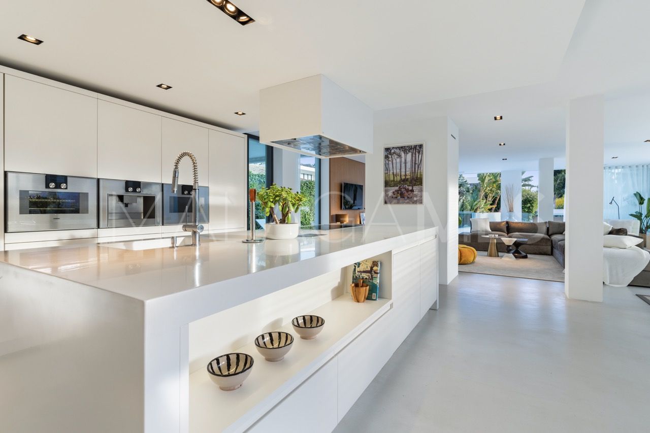 Villa for sale in Las Brisas
