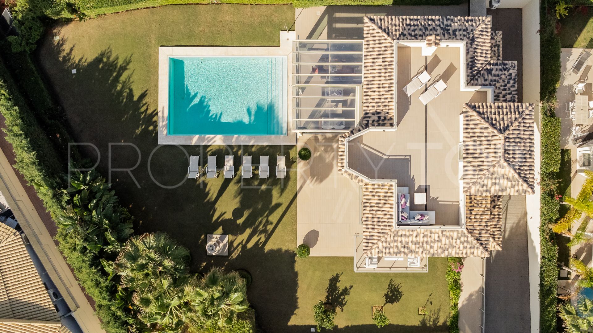 Villa en venta en Las Chapas con 5 dormitorios