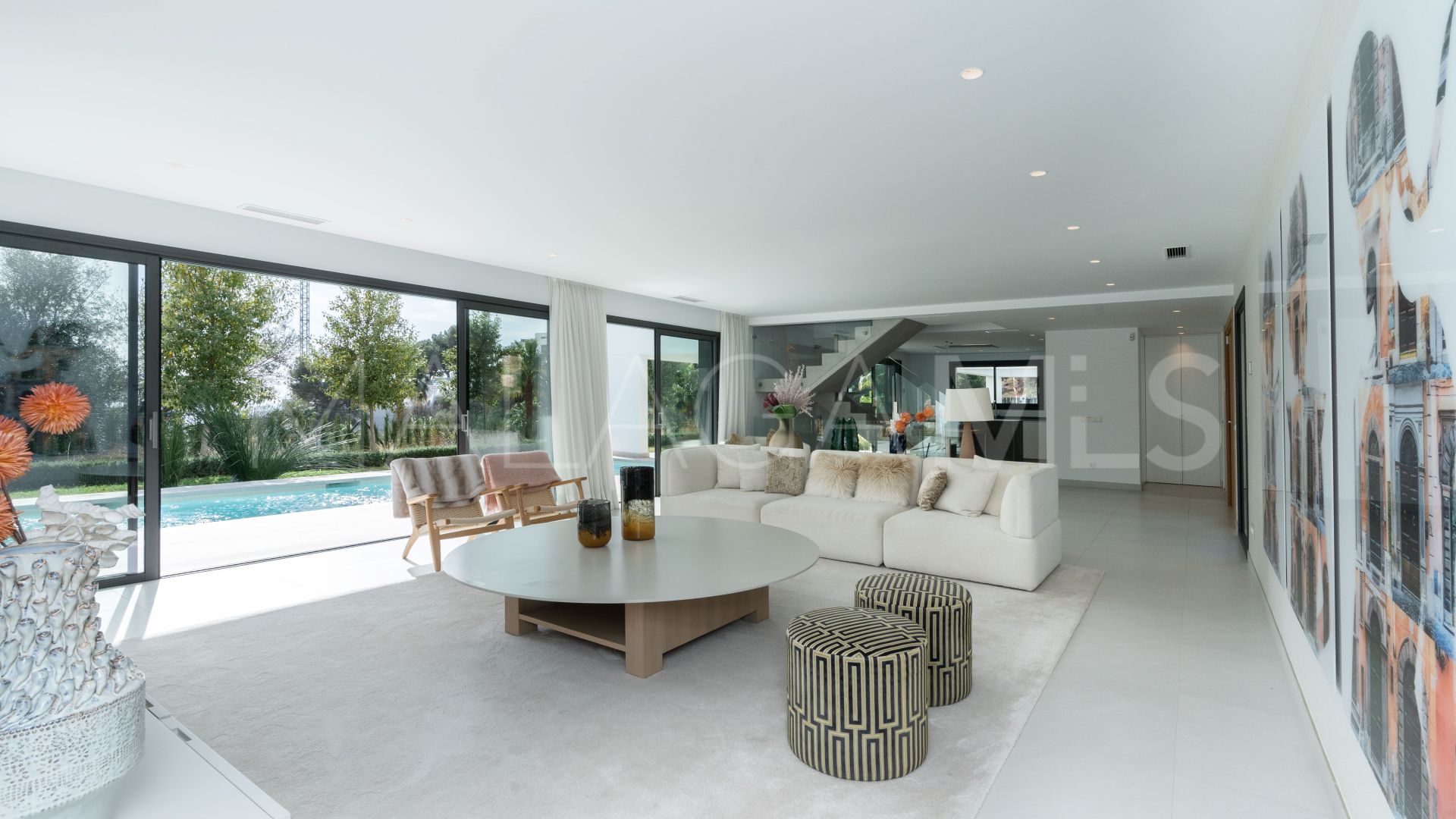 Villa for sale in Benalmadena