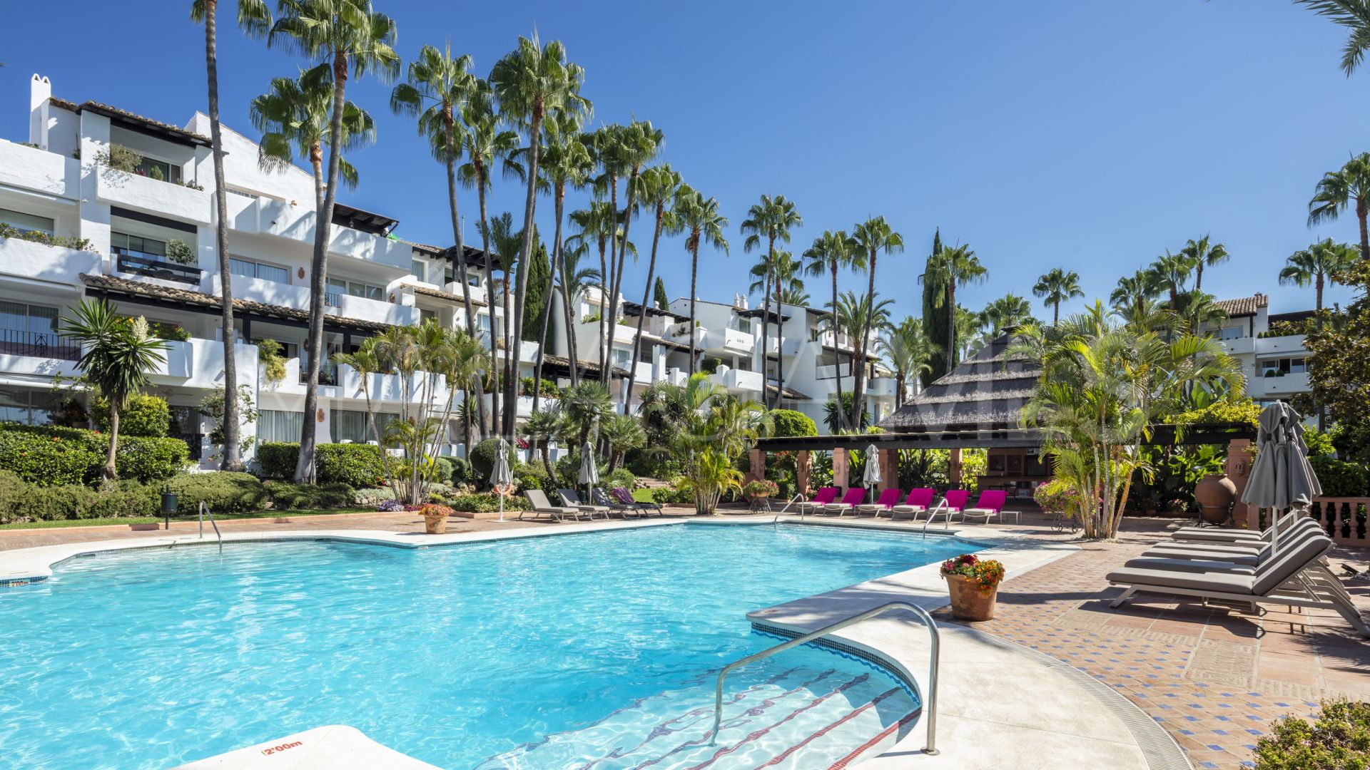 Se vende apartamento planta baja in Marbella Golden Mile