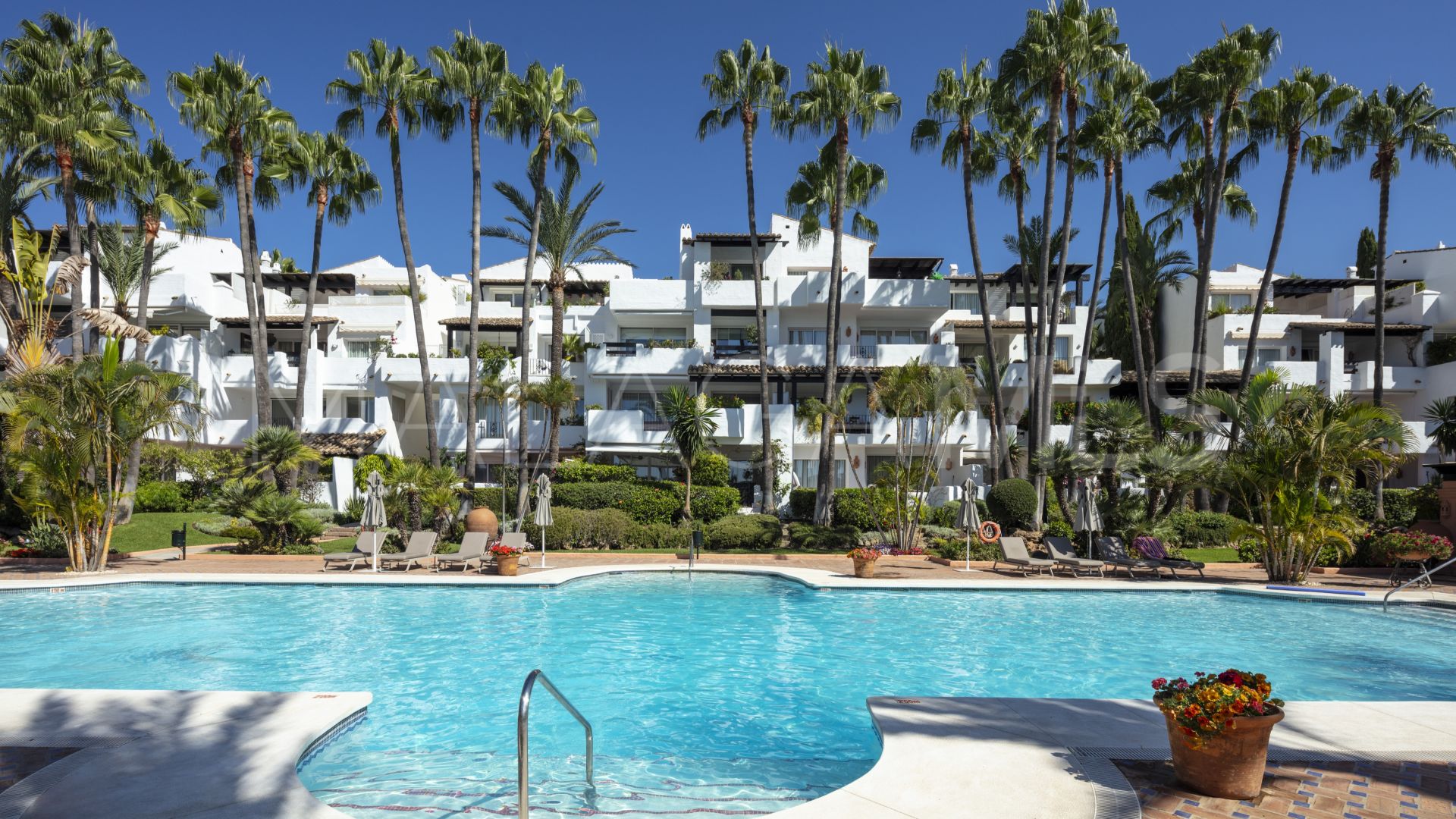 Ground floor apartment for sale in Marbella Golden Mile