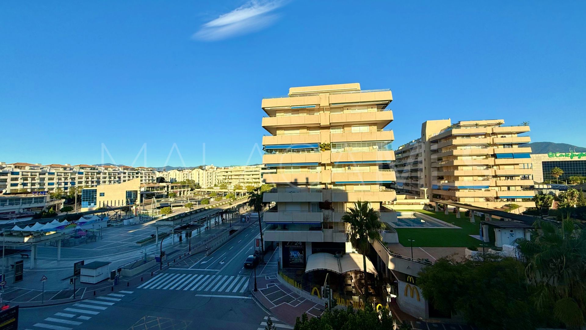 Wohnung for sale in Marbella - Puerto Banus