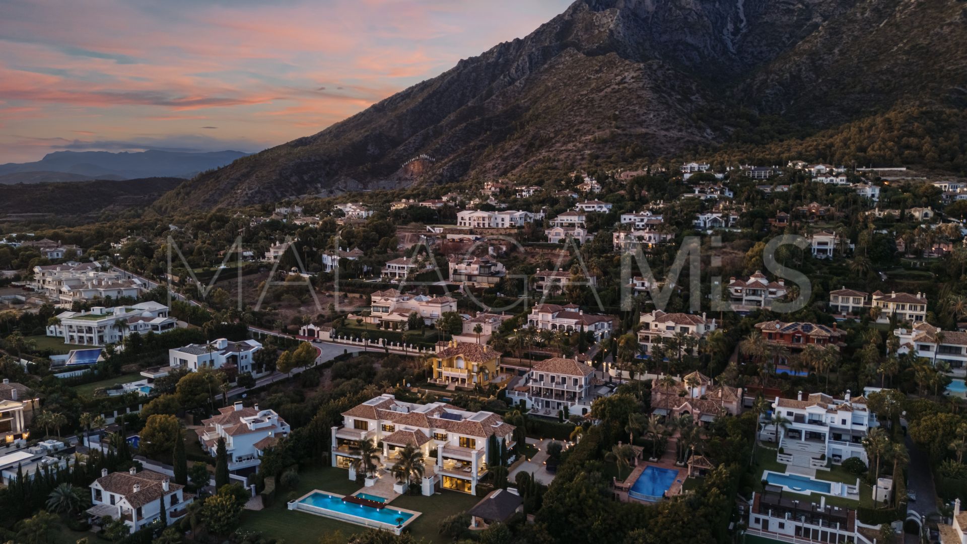 Villa with 7 bedrooms for sale in Sierra Blanca