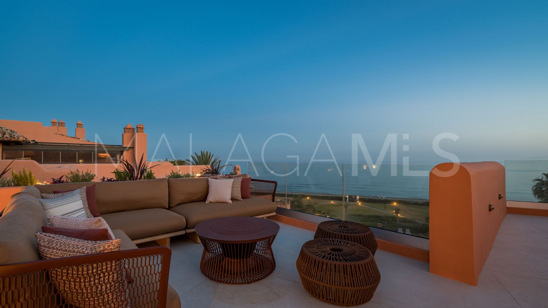 Duplex penthouse for sale in Rio Real