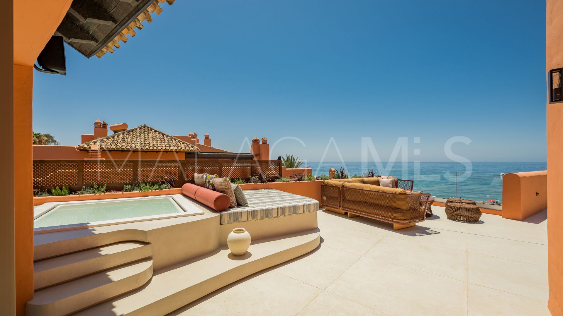 Duplex penthouse for sale in Rio Real