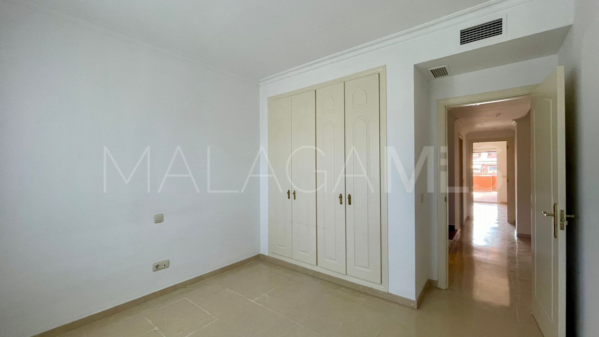 Buy atico with 3 bedrooms in El Embrujo Playa