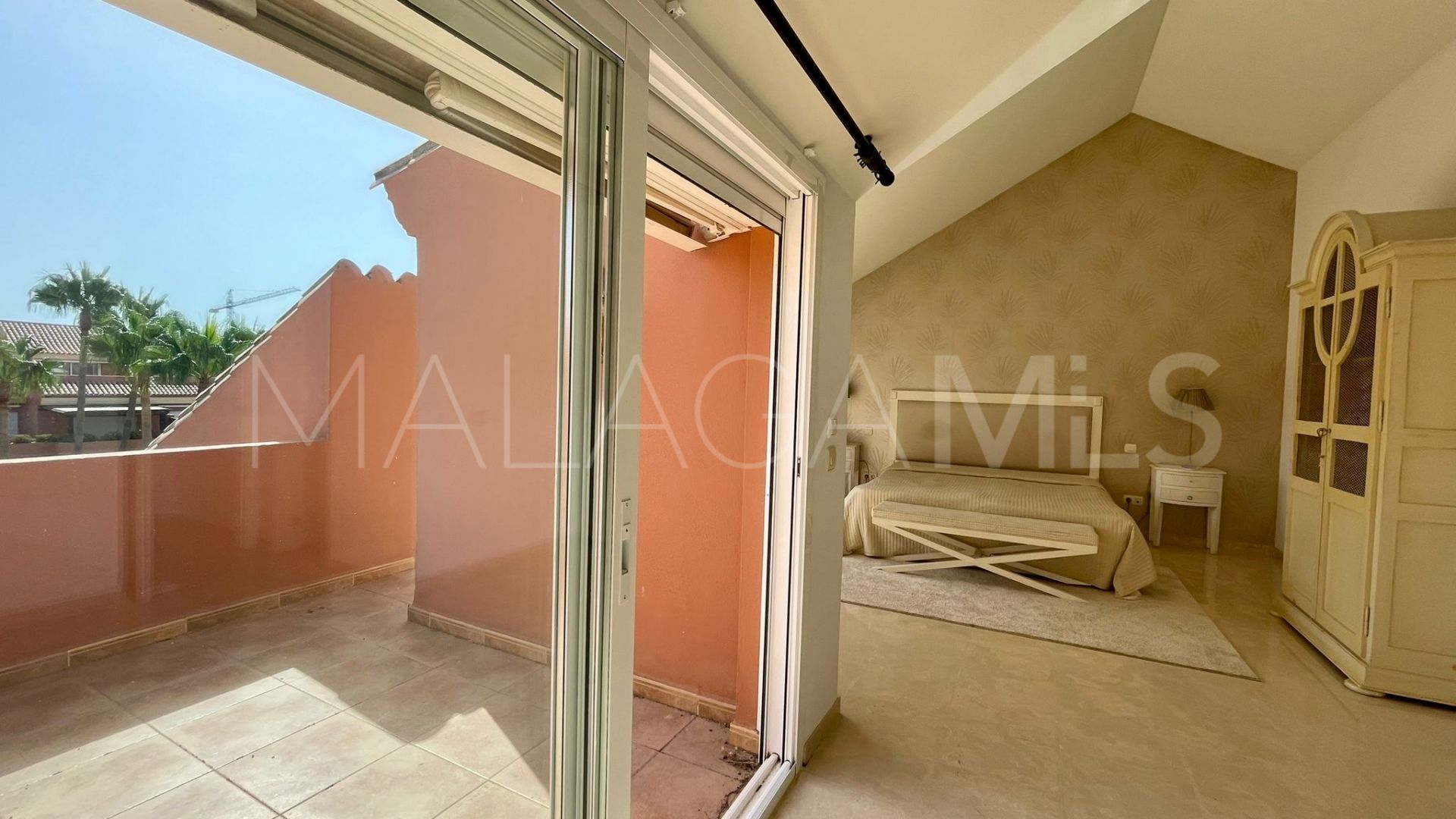 Buy atico with 3 bedrooms in El Embrujo Playa