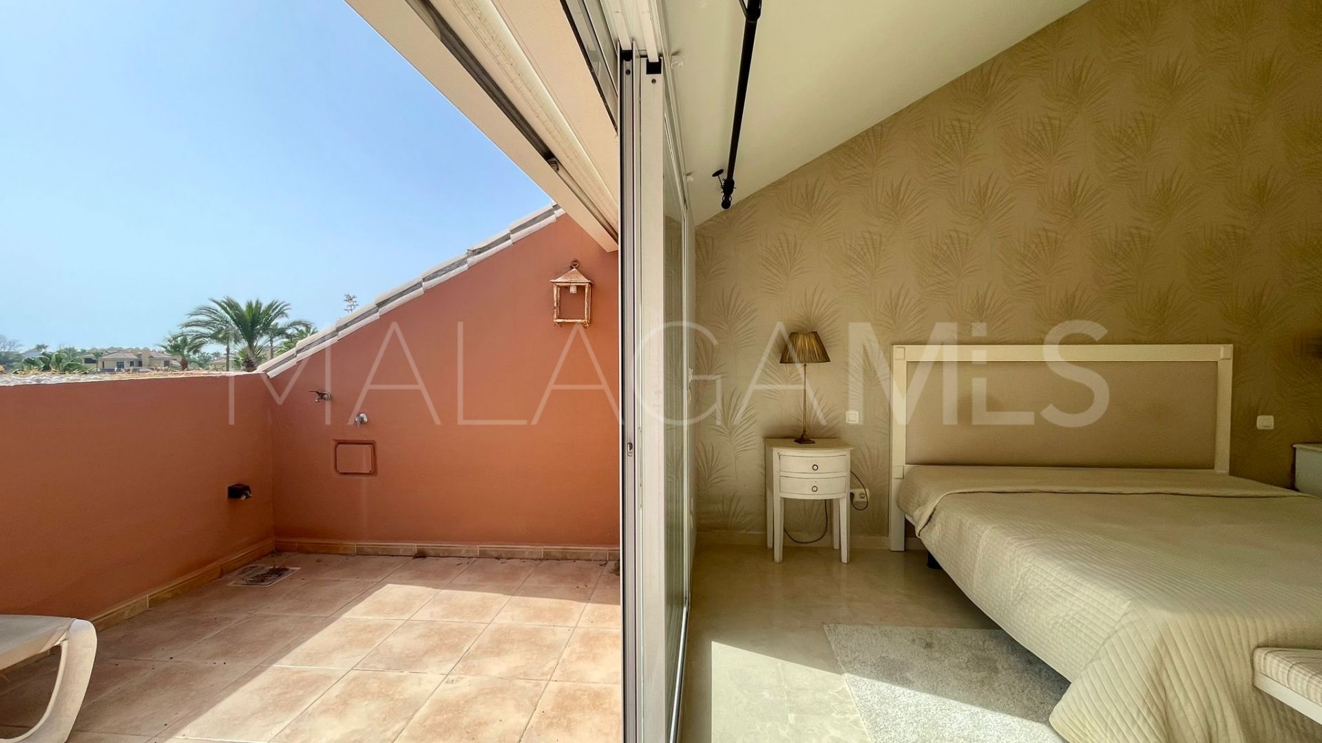 Buy atico with 3 bedrooms in El Embrujo Playa