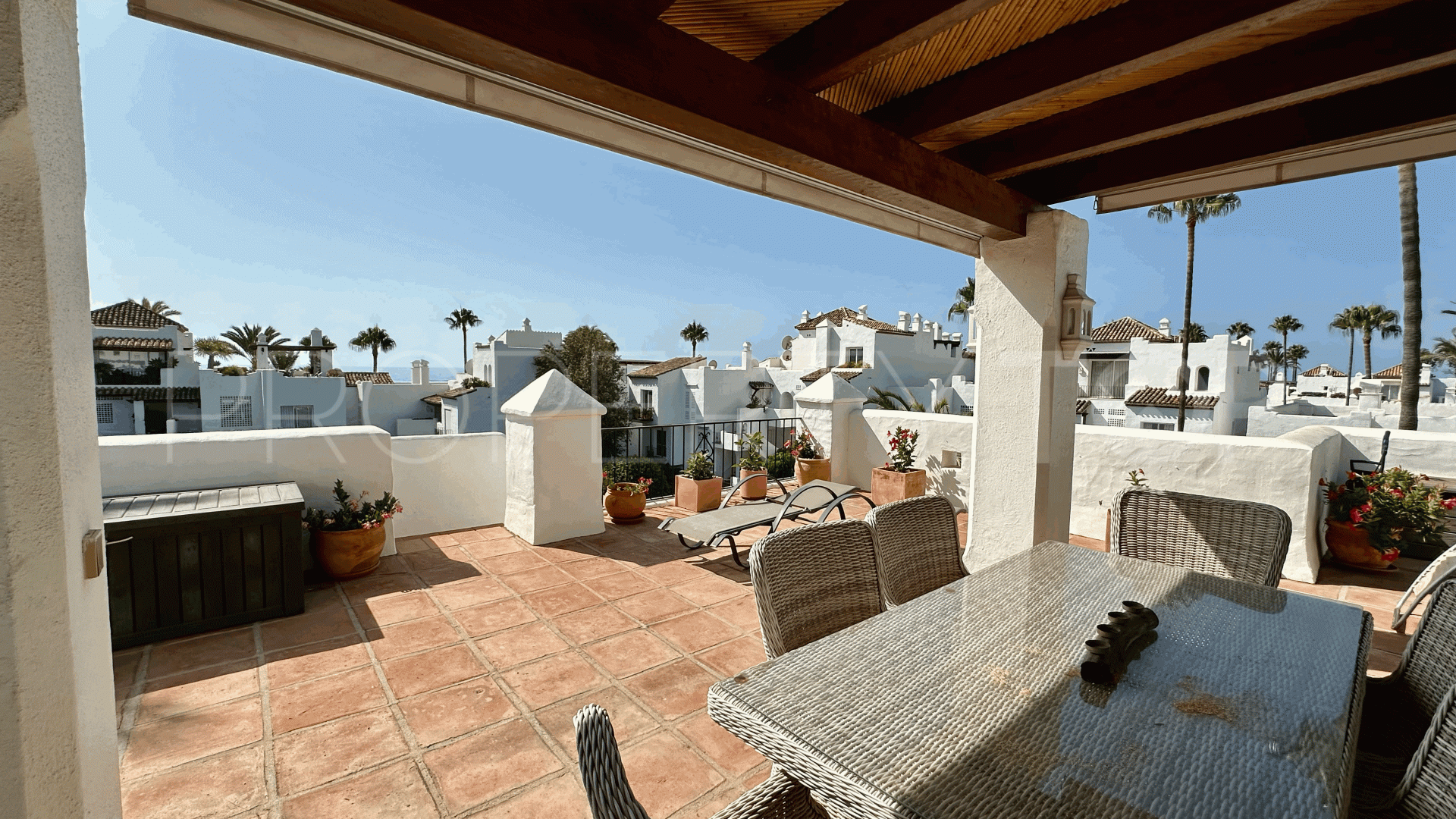 Penthouse with 2 bedrooms for sale in Alcazaba Beach