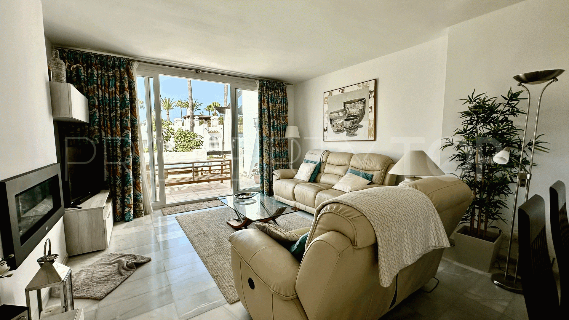 Penthouse with 2 bedrooms for sale in Alcazaba Beach