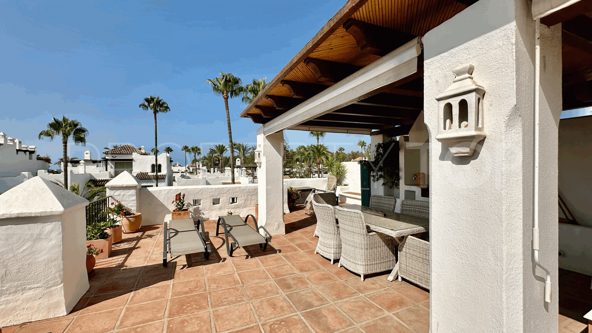 Penthouse with 2 bedrooms for sale in Alcazaba Beach