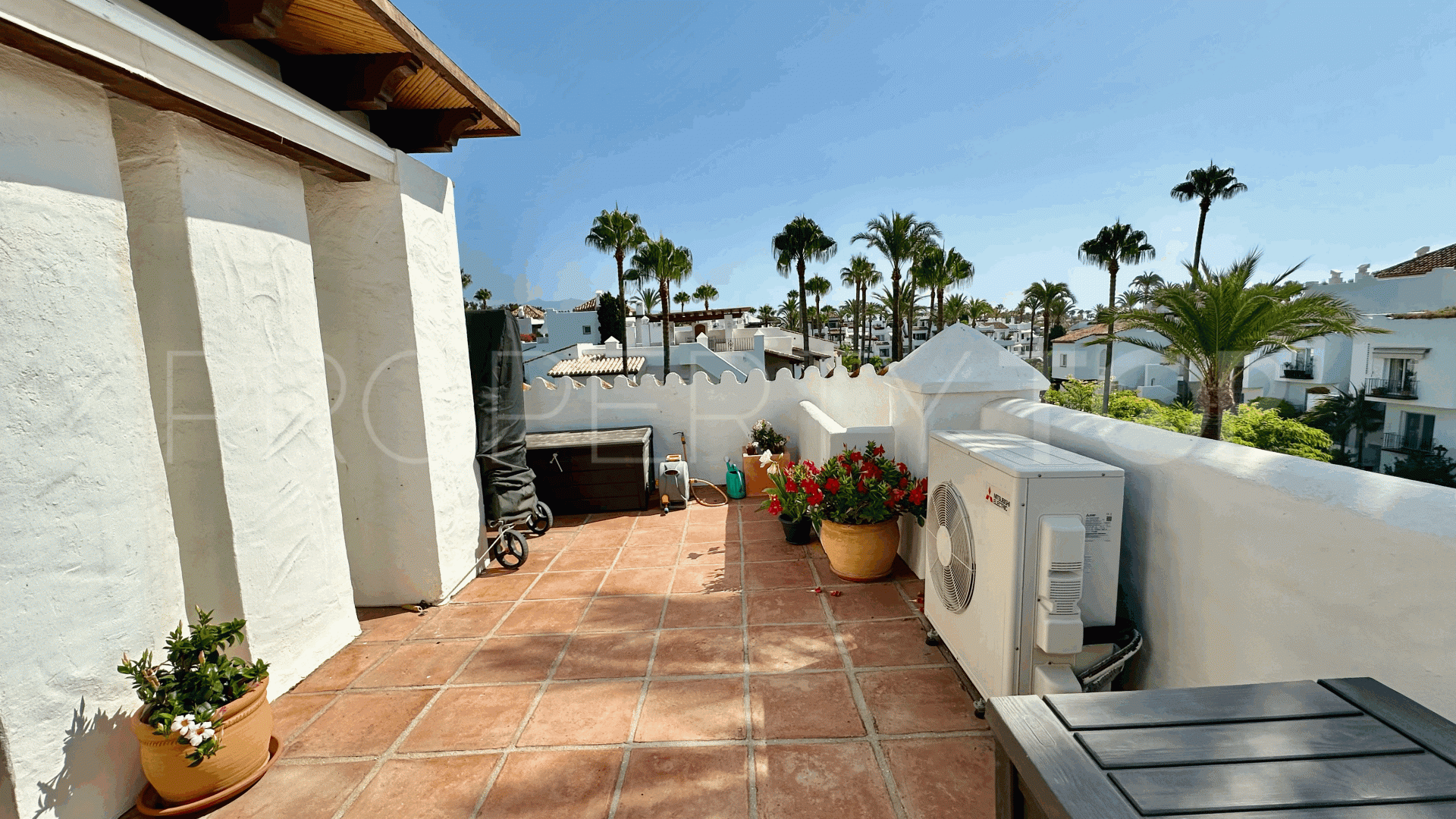 Penthouse with 2 bedrooms for sale in Alcazaba Beach