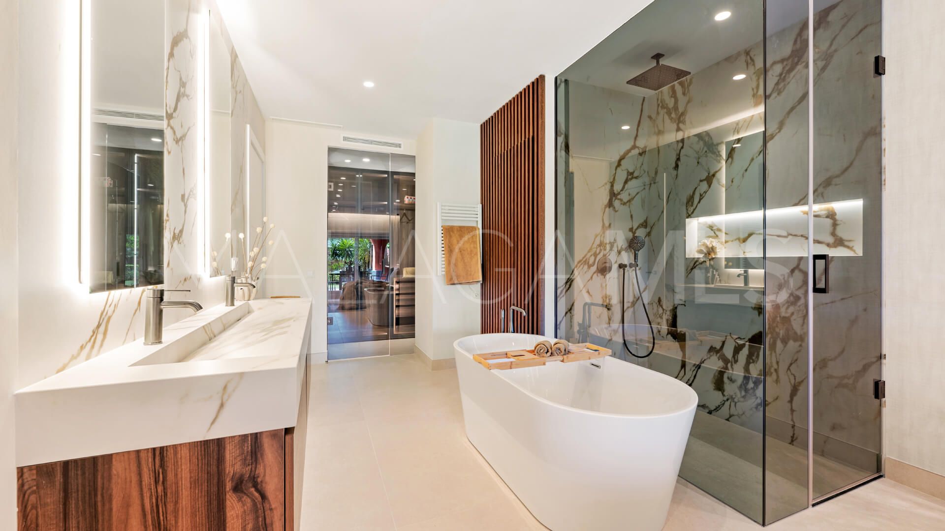 Appartement rez de chaussée for sale in Estepona Est