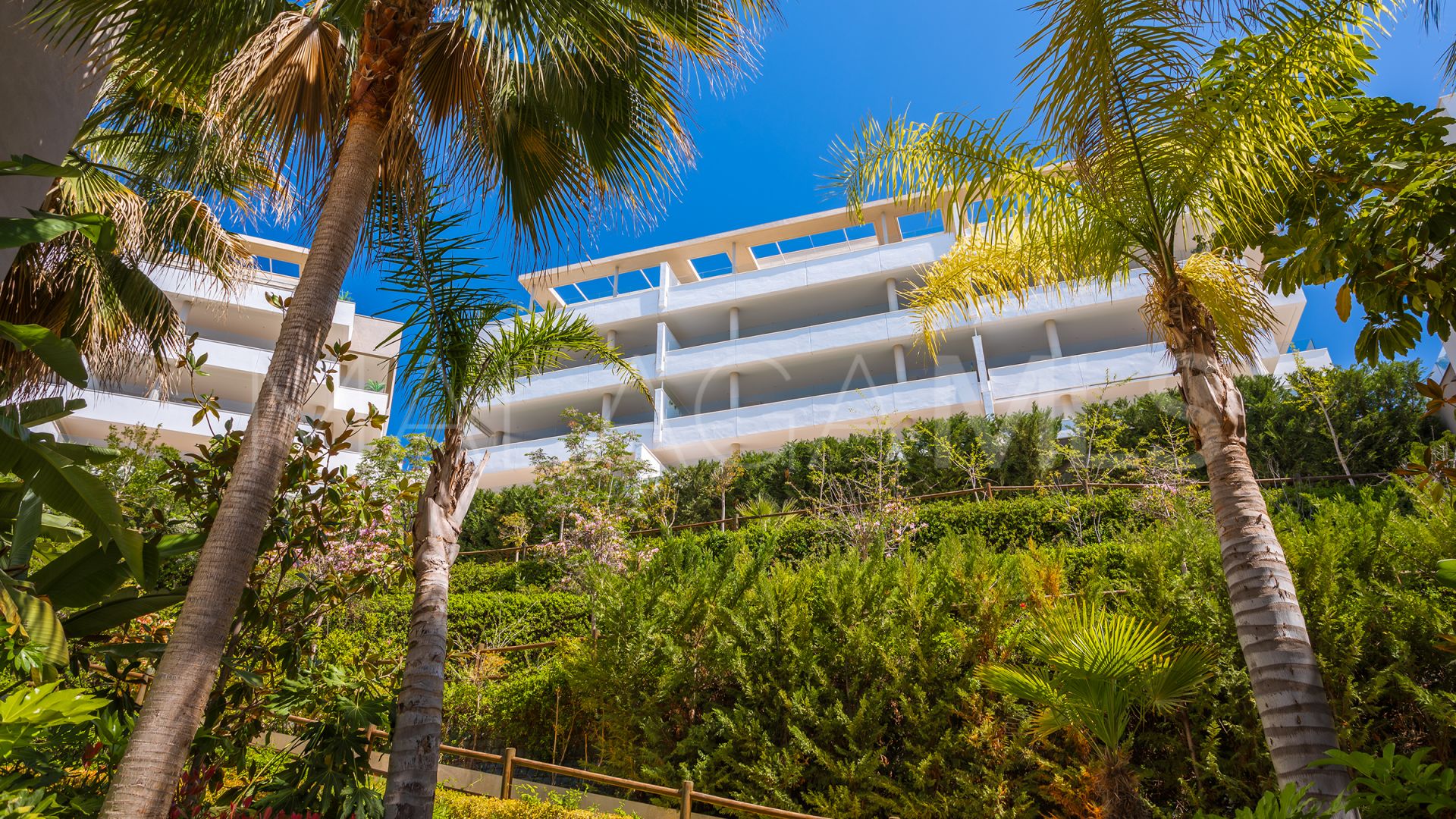 Apartment for sale in Benahavis