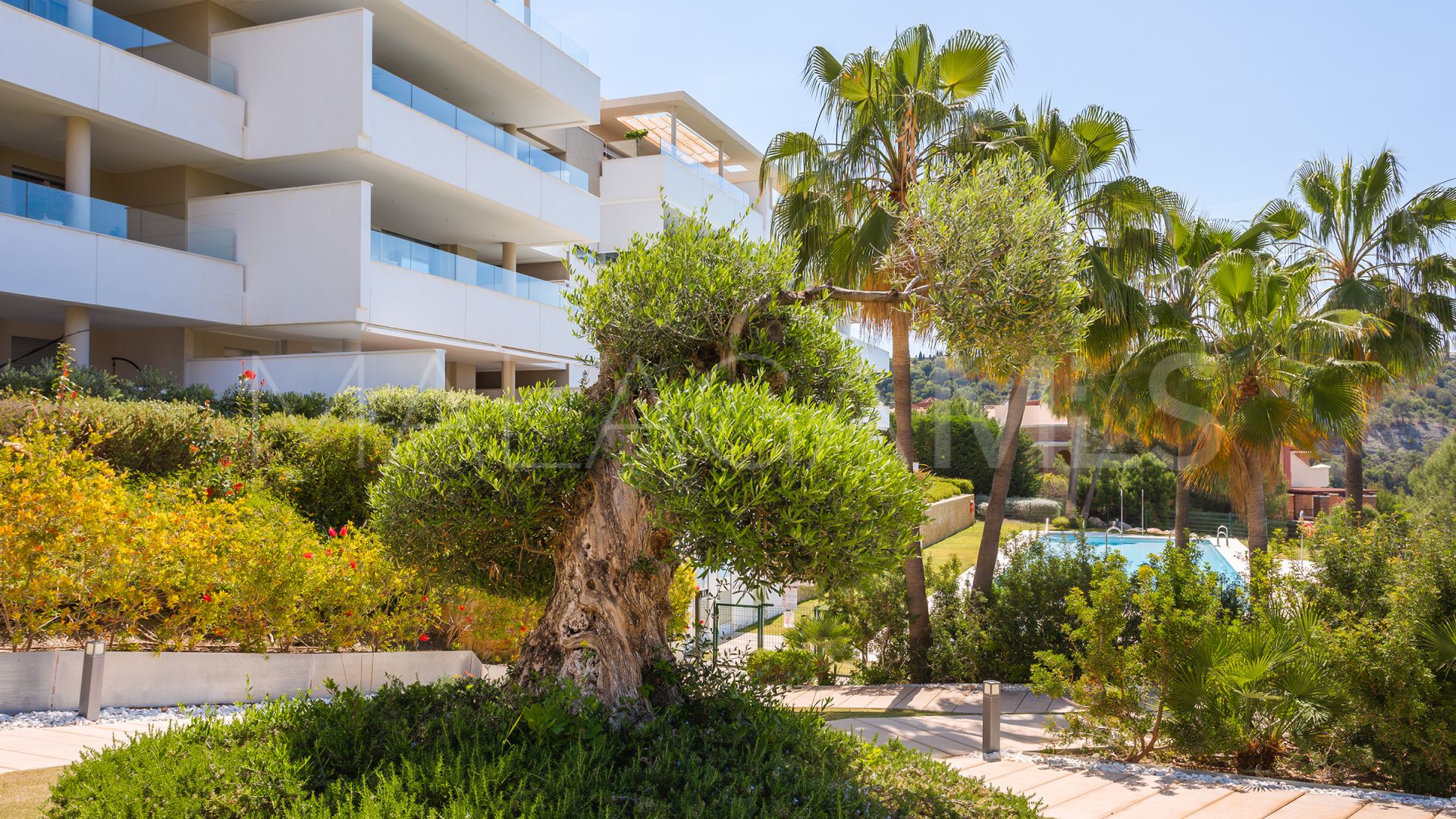 Apartment for sale in Benahavis