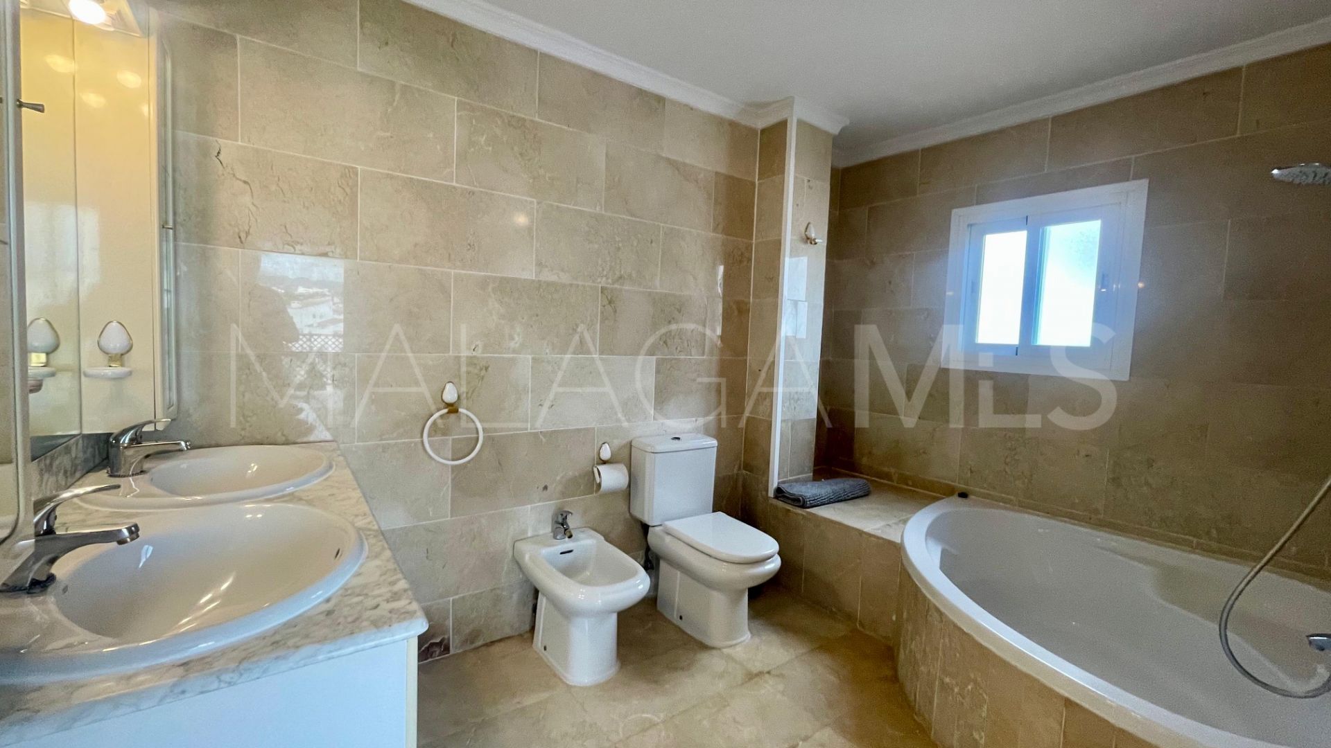 For sale duplex penthouse in Terrazas de Banus with 4 bedrooms