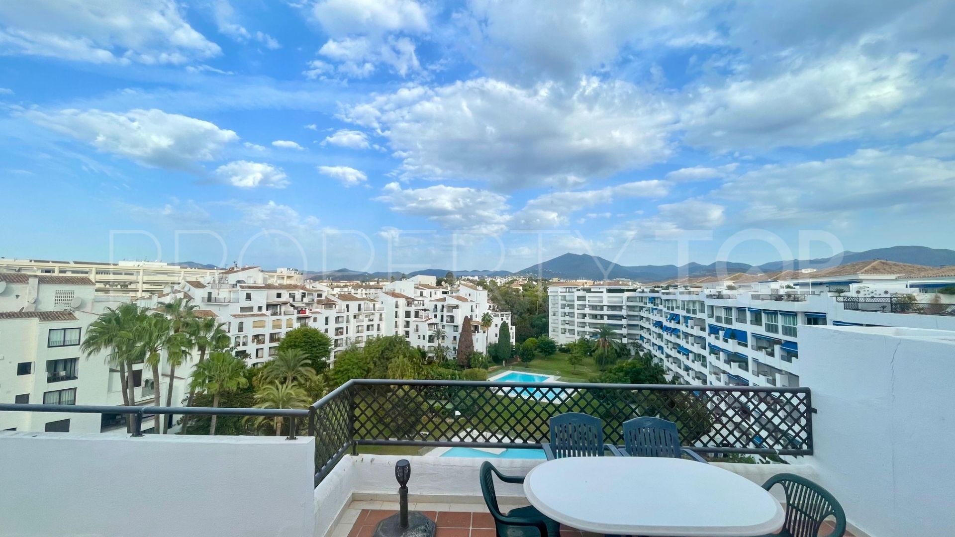 Atico duplex a la venta con 4 dormitorios en Terrazas de Banus