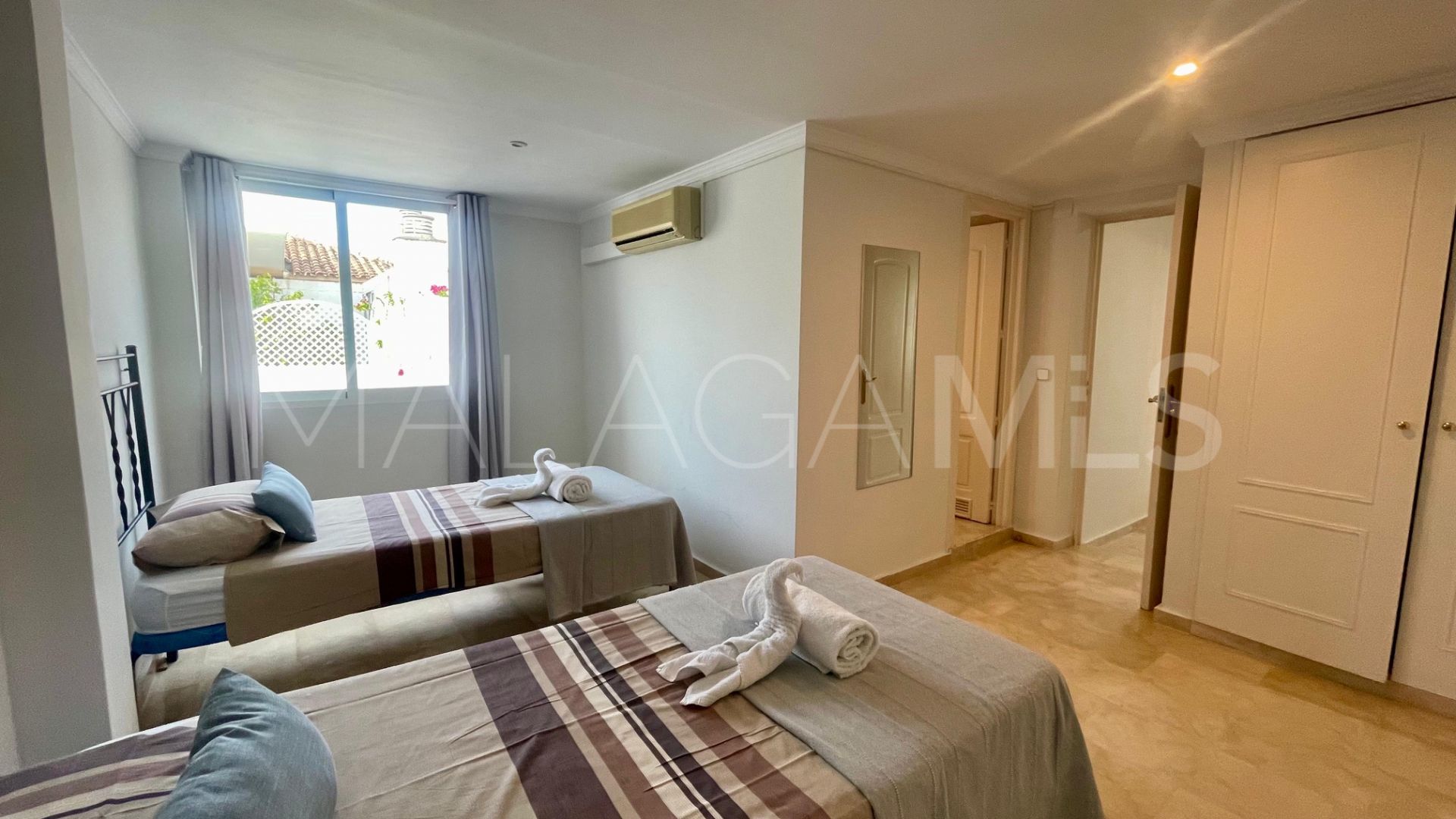 For sale duplex penthouse in Terrazas de Banus with 4 bedrooms