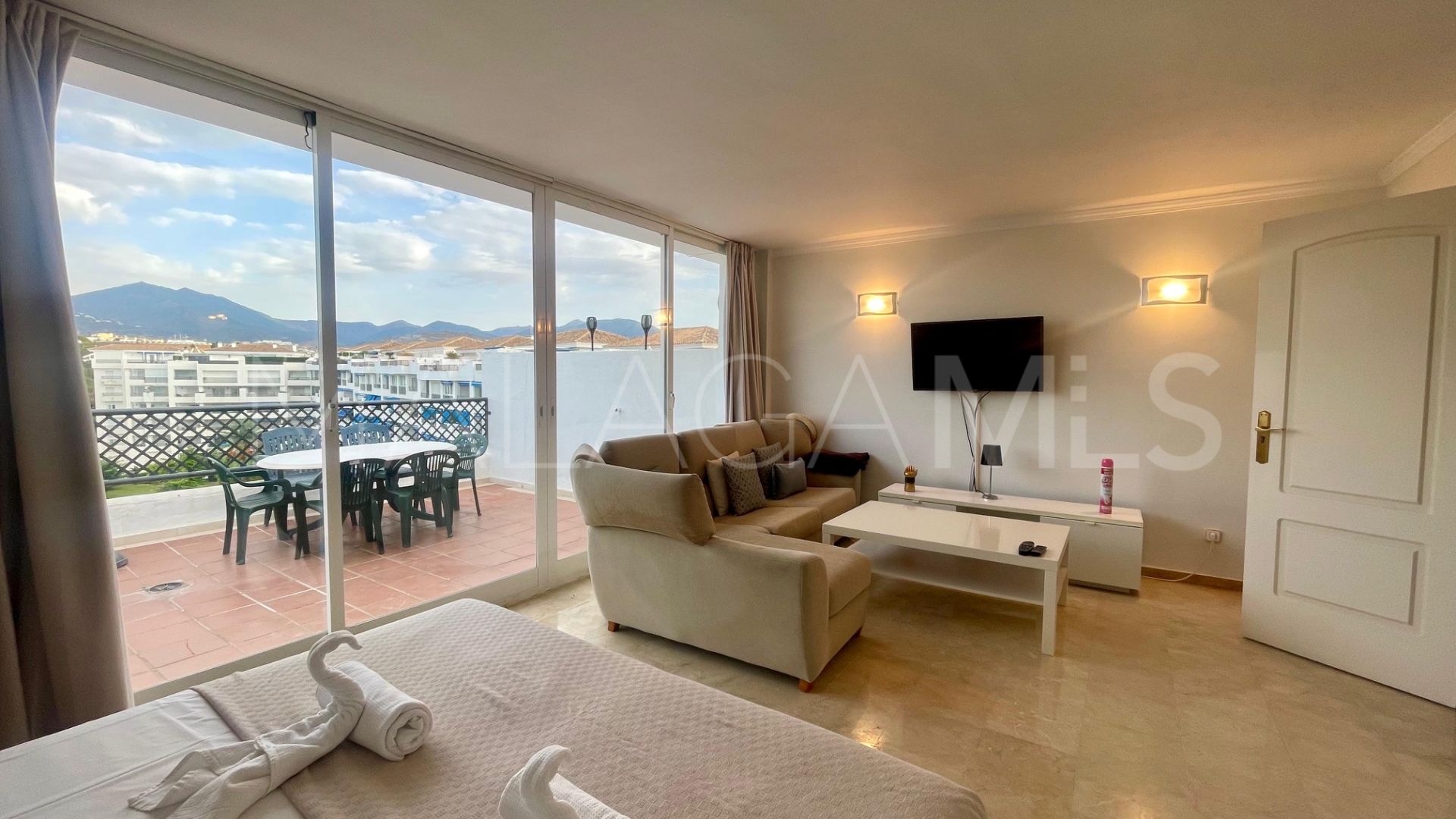 Duplex penthouse for sale in Terrazas de Banus