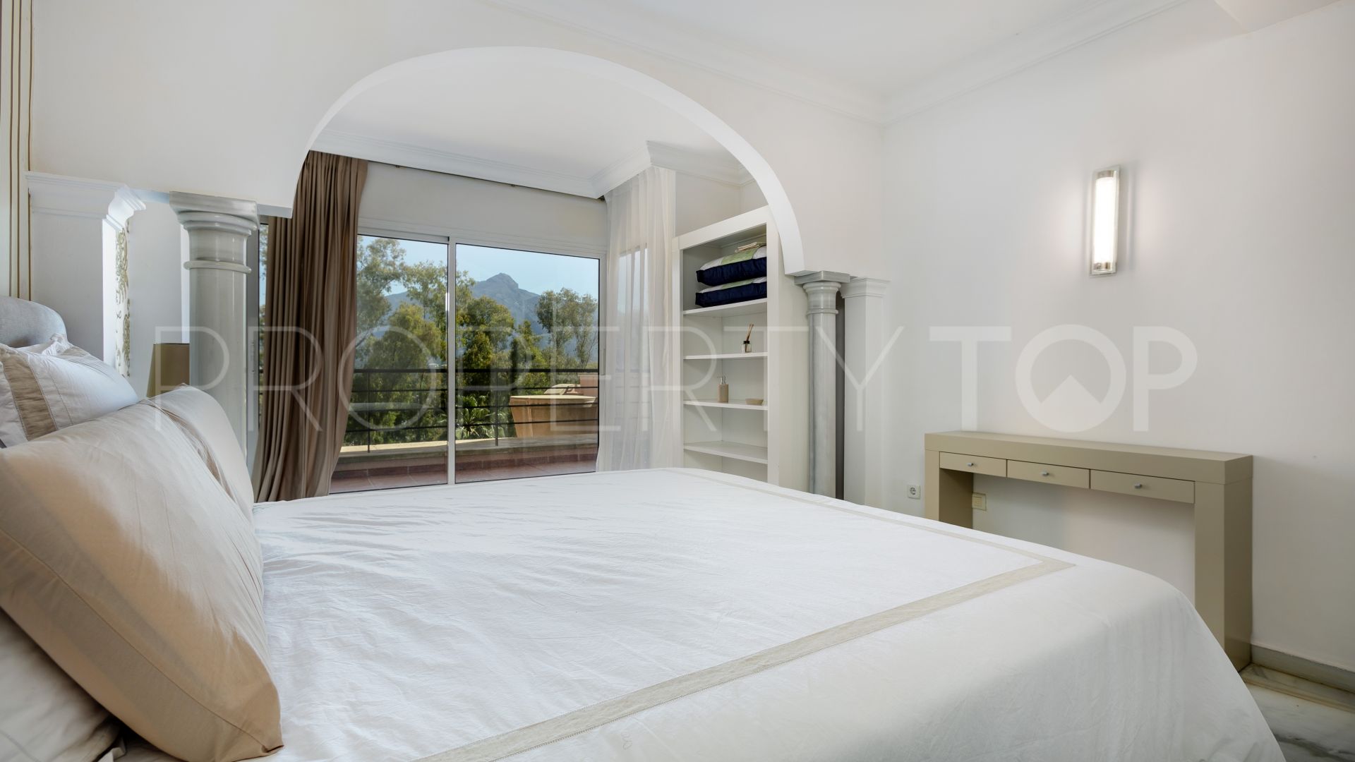 Apartamento en venta en Magna Marbella de 2 dormitorios