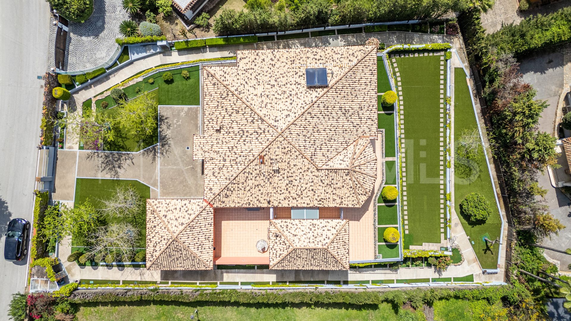 Villa for sale in El Paraiso