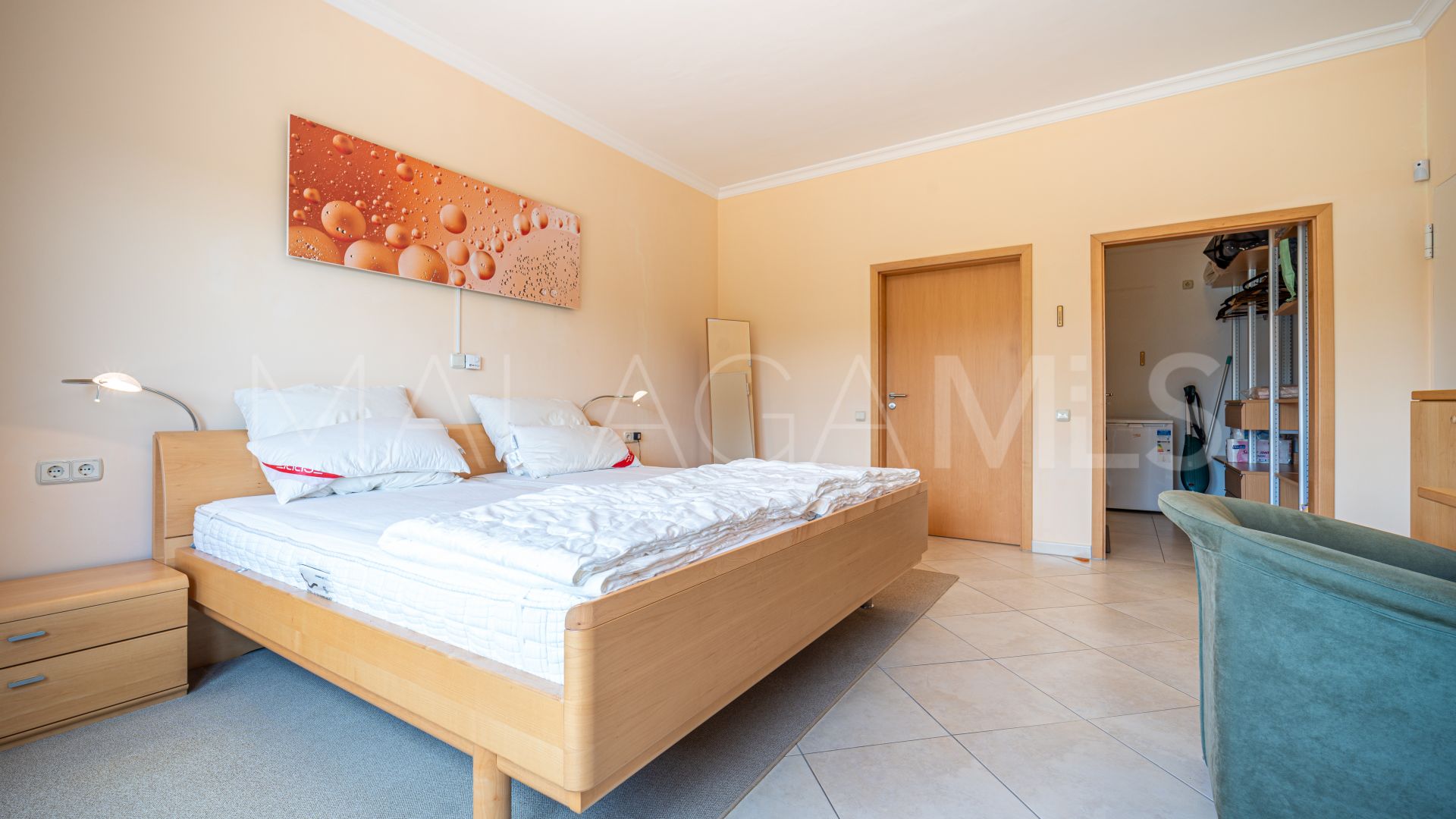 Villa for sale in El Paraiso