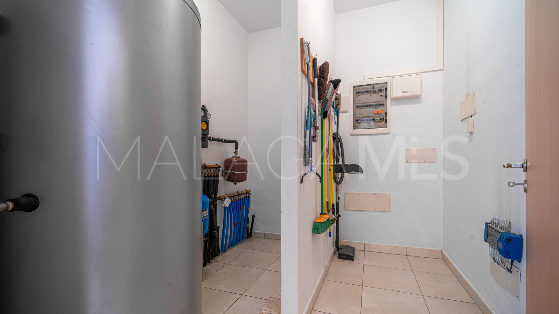 Villa for sale in El Paraiso