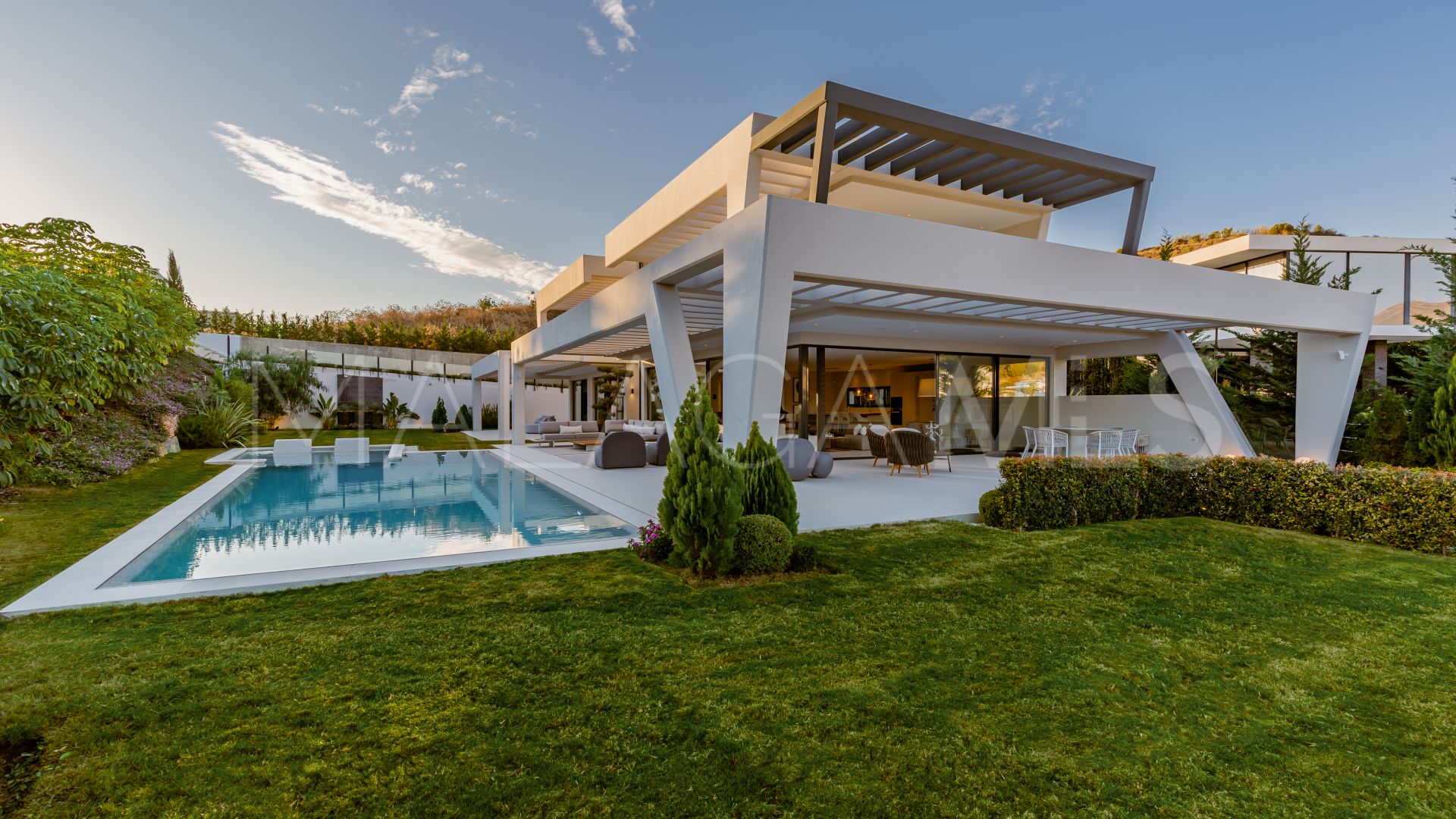 Villa in Los Naranjos Golf for sale