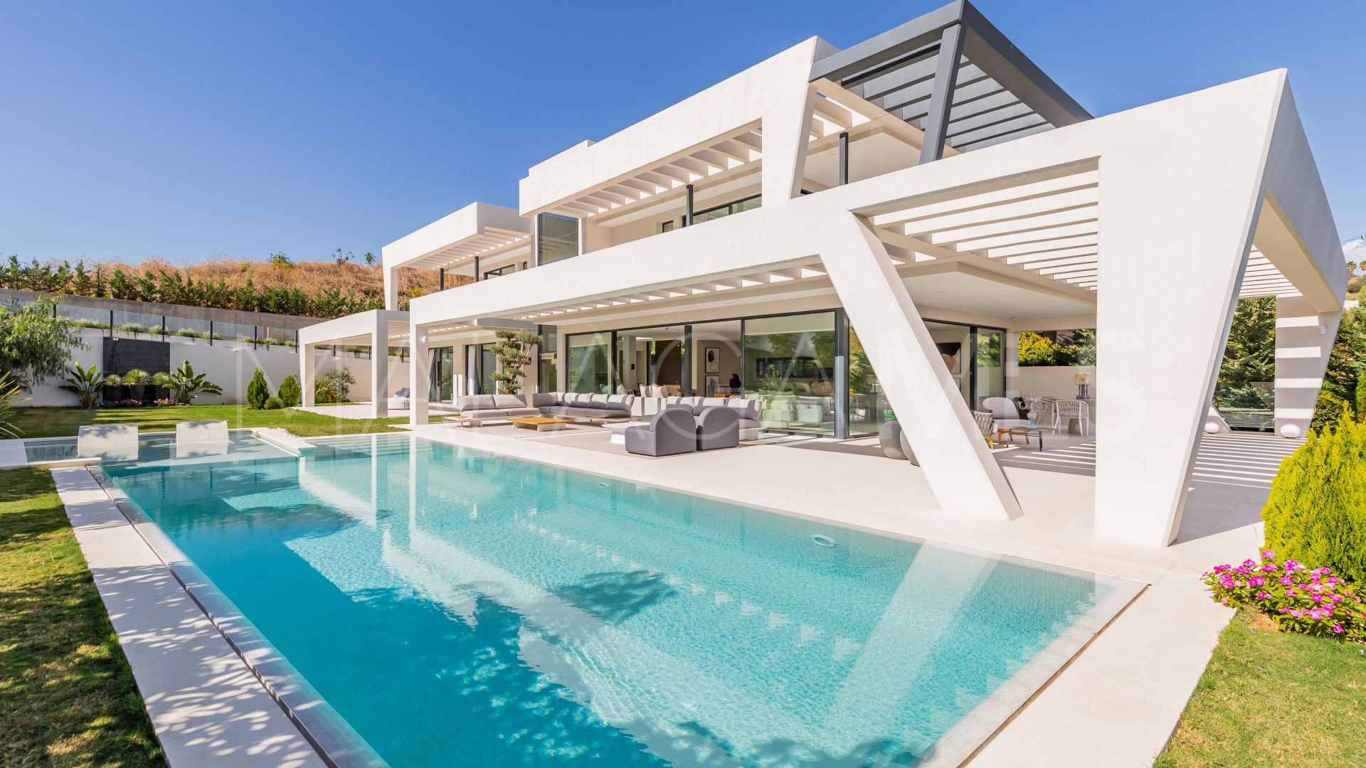 Villa in Los Naranjos Golf for sale