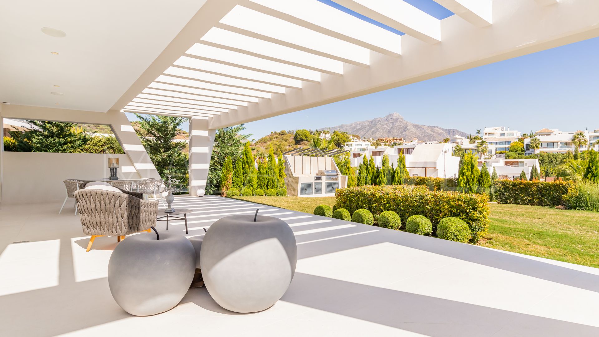 Villa in Los Naranjos Golf for sale