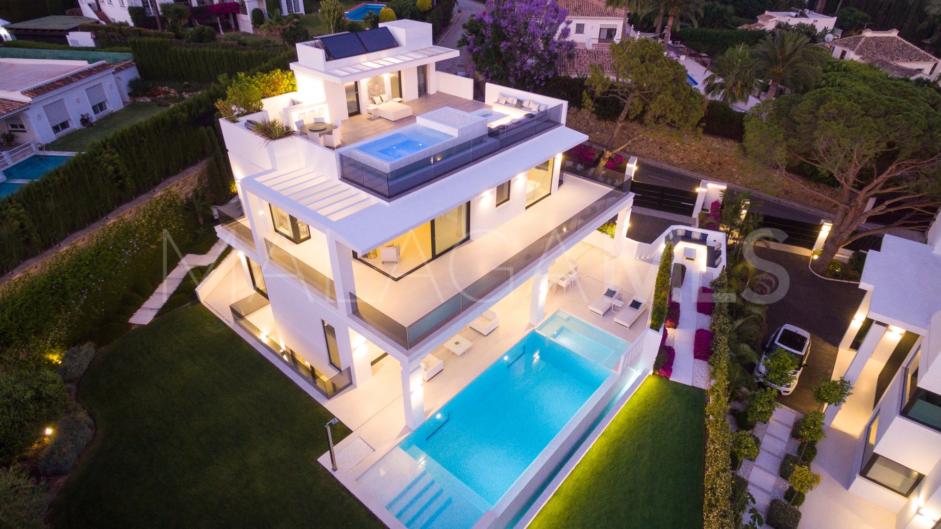 Villa for sale in Nagüeles