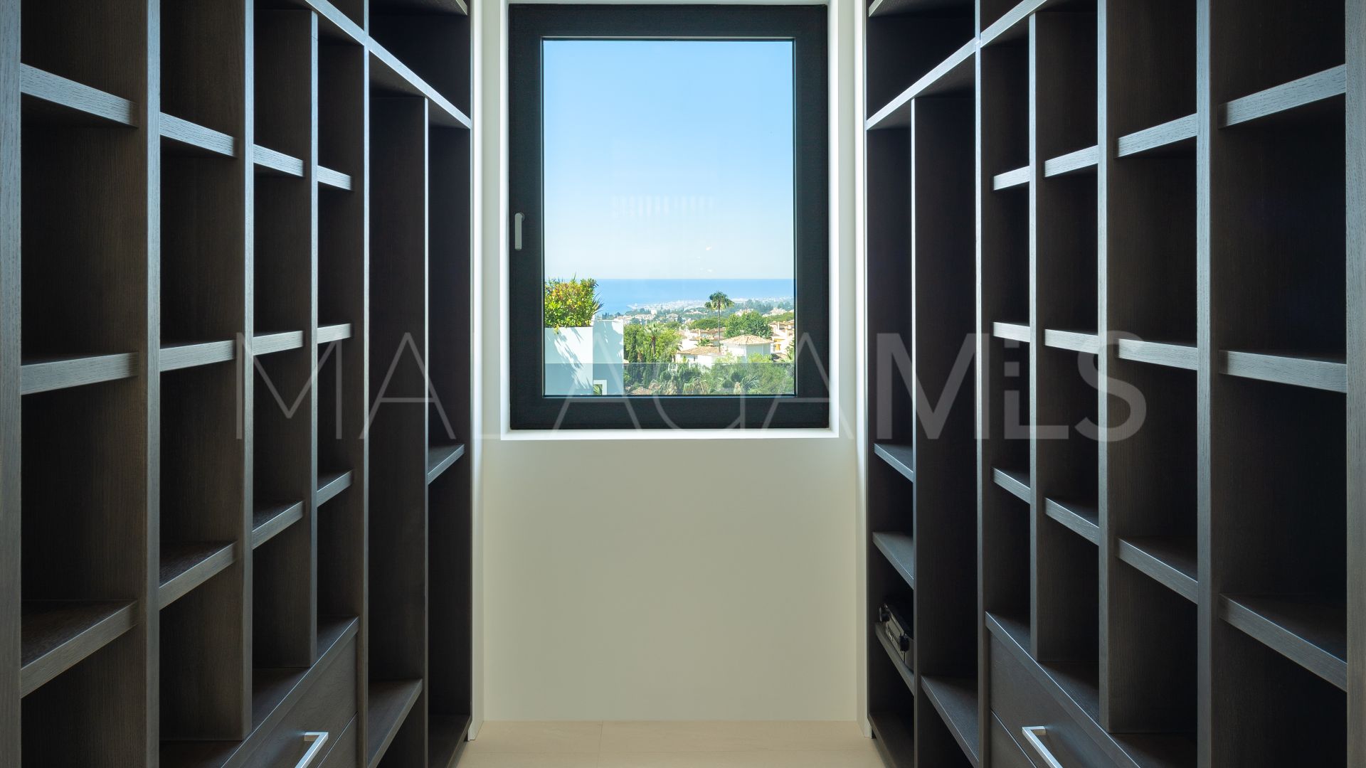 Villa for sale in Nagüeles