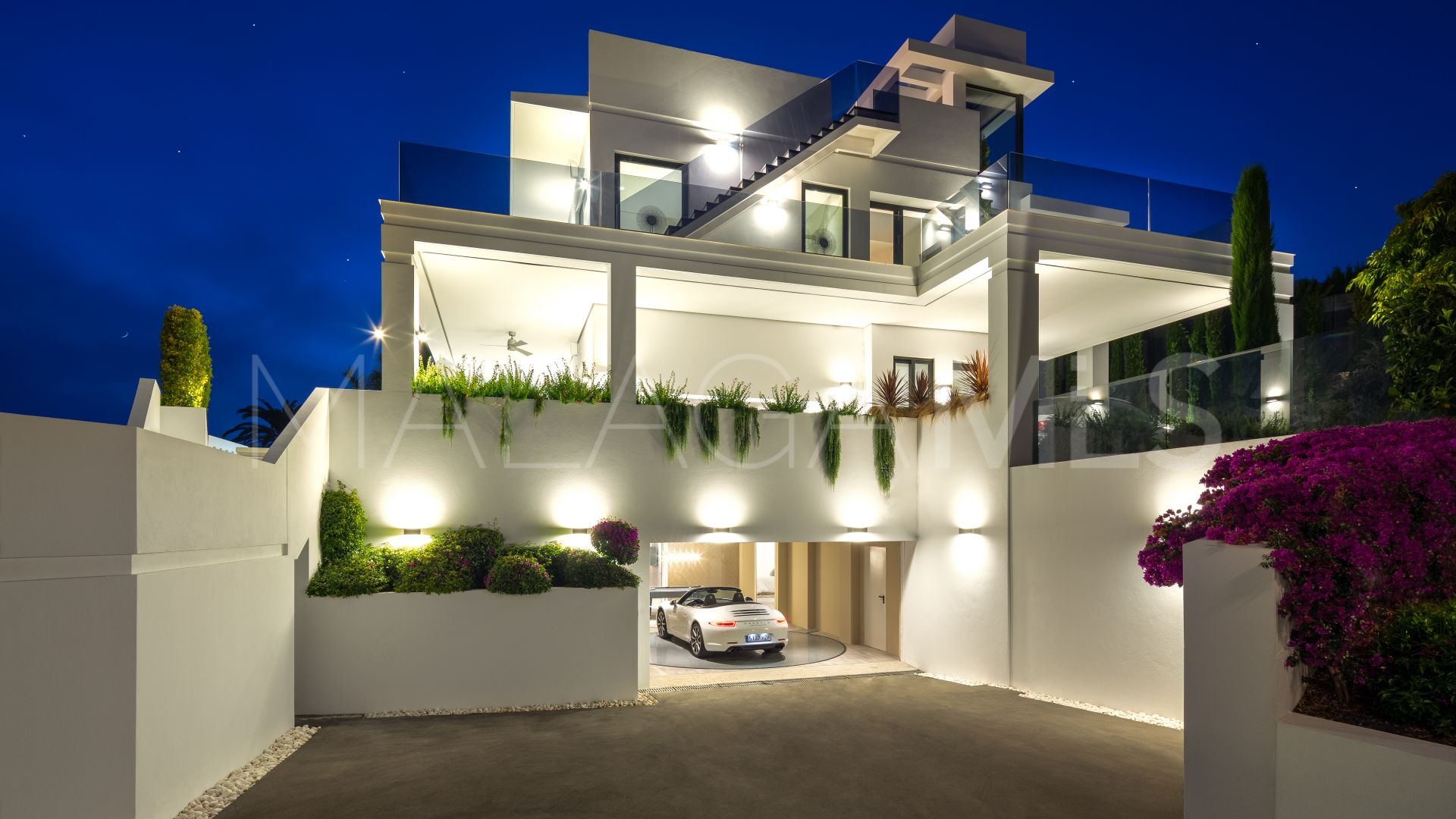 Villa for sale in Nagüeles
