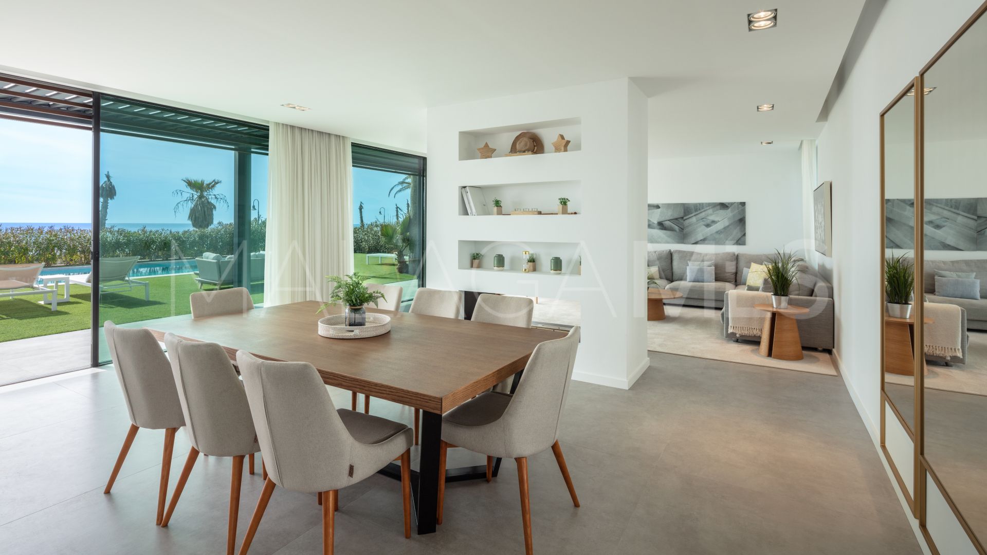 For sale villa with 5 bedrooms in Estepona