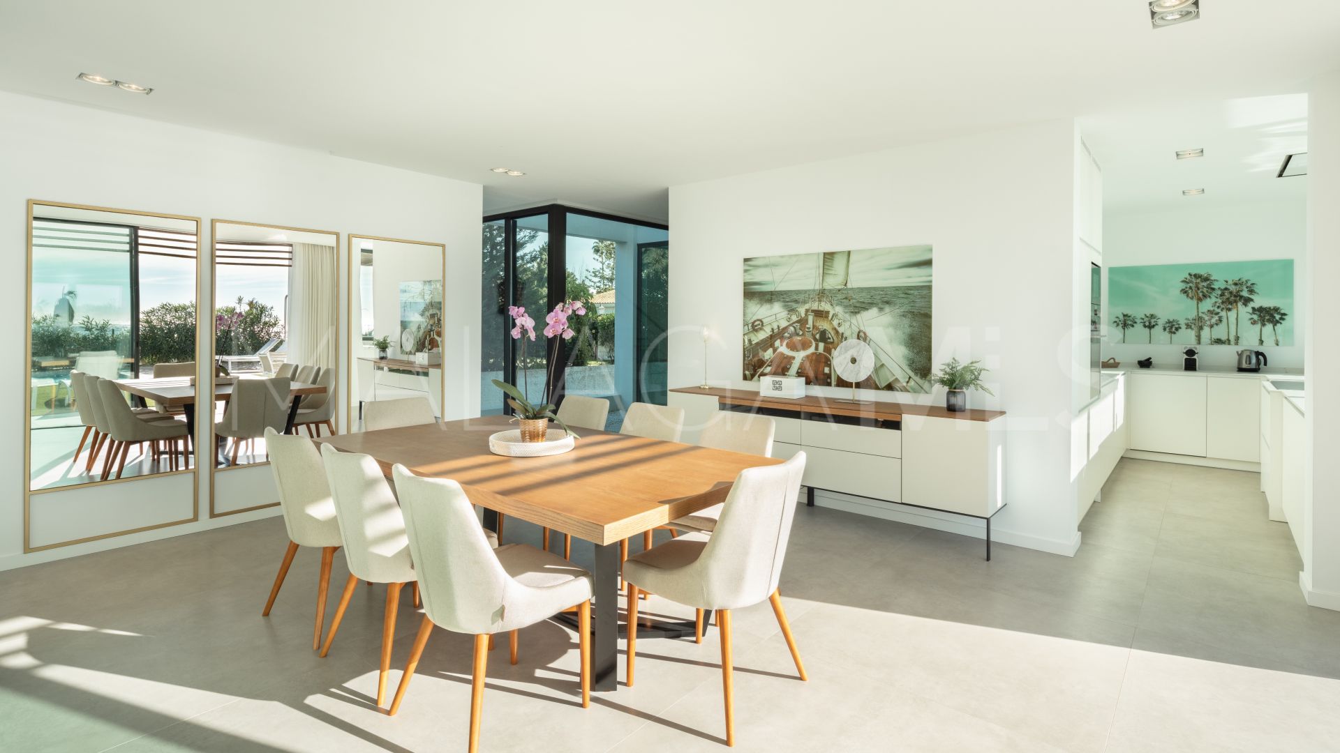 For sale villa with 5 bedrooms in Estepona