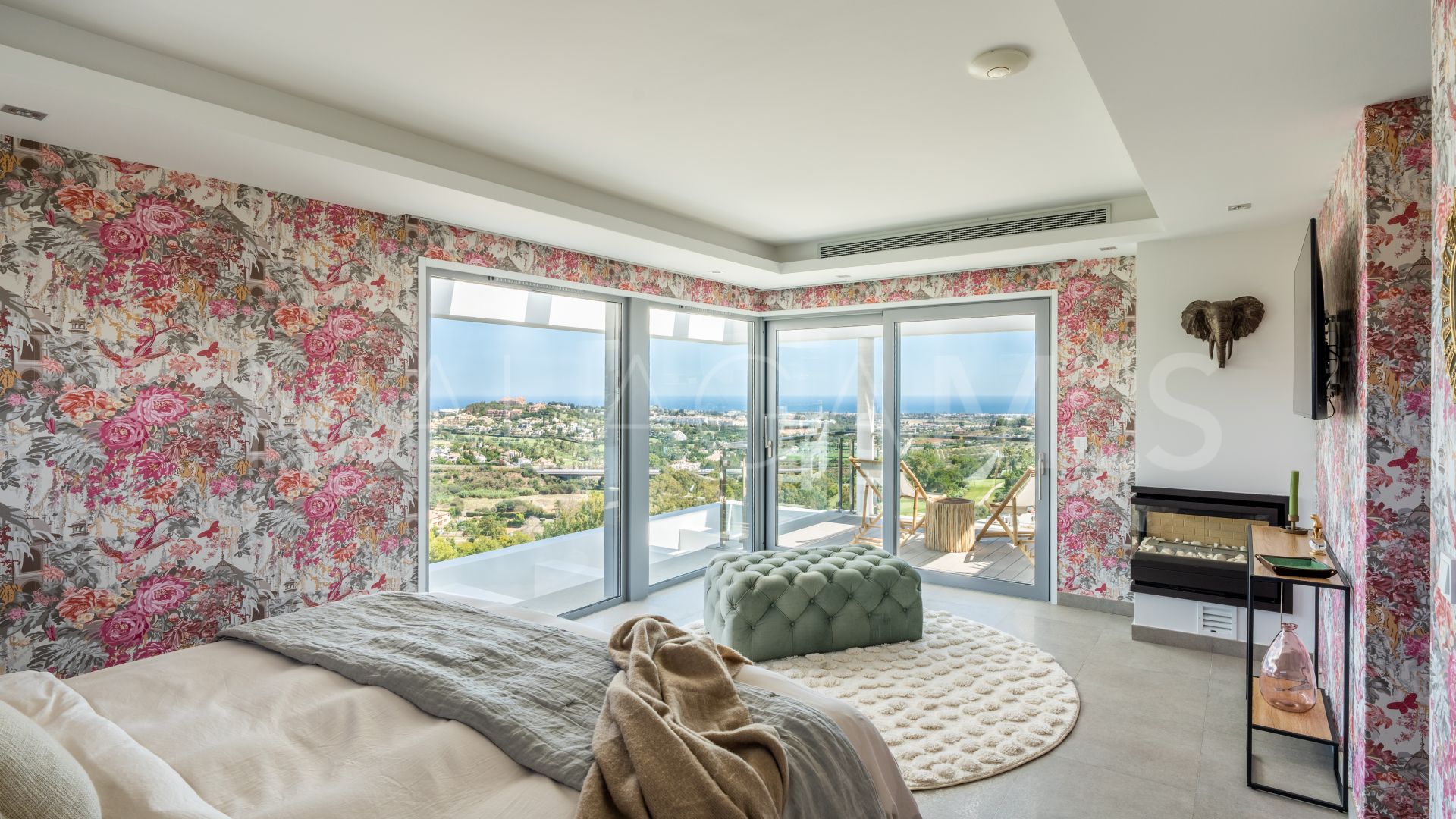 Se vende villa in El Herrojo de 5 bedrooms