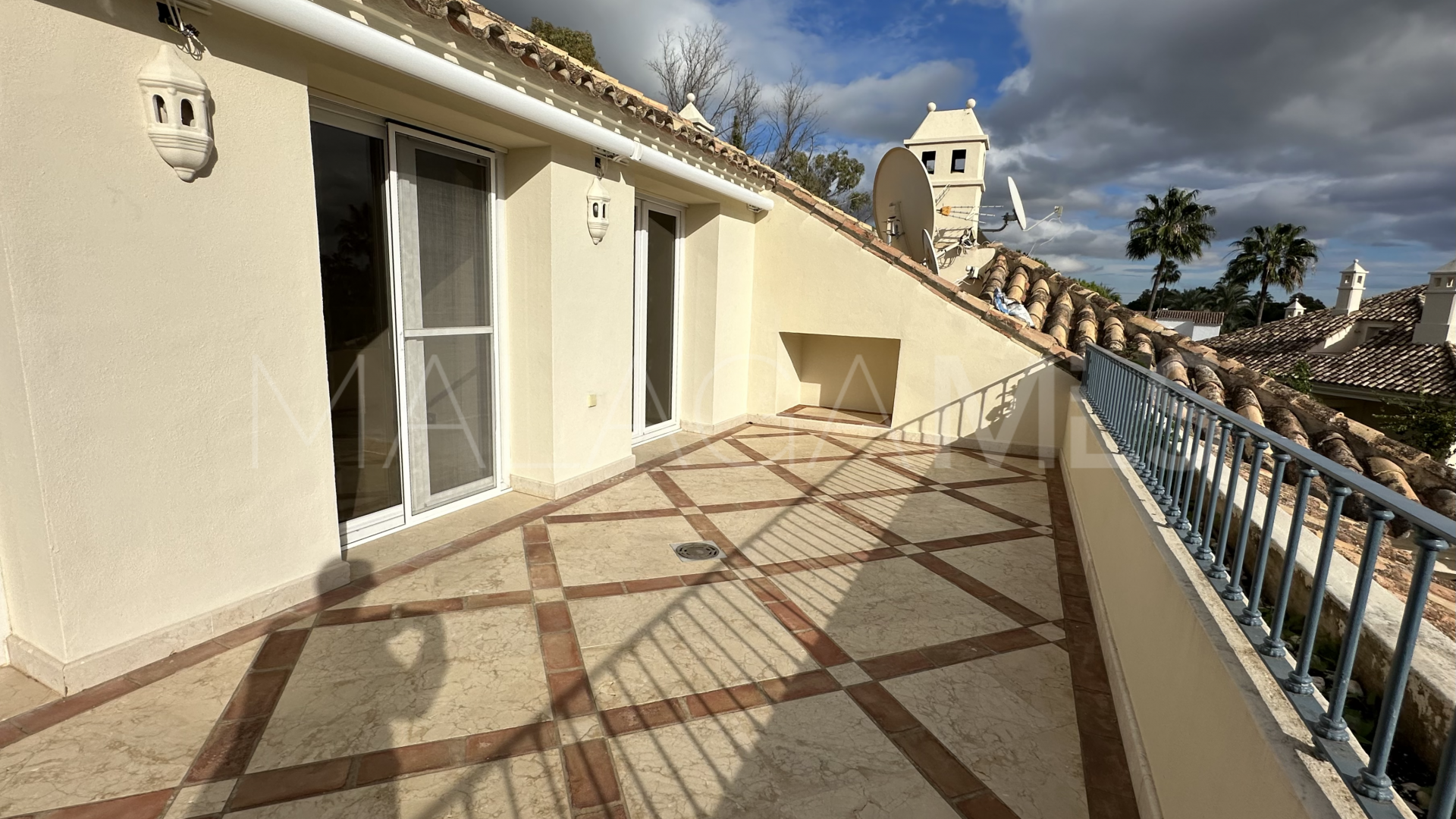 Buy duplex in Nueva Andalucia de 3 bedrooms