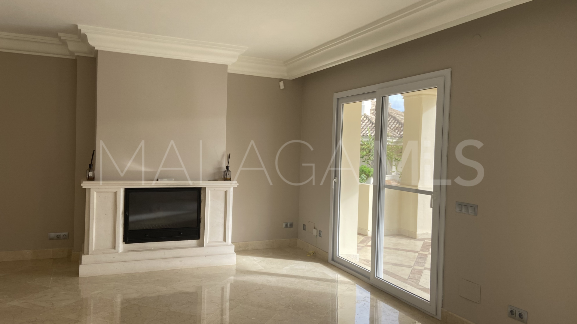 Buy duplex in Nueva Andalucia de 3 bedrooms